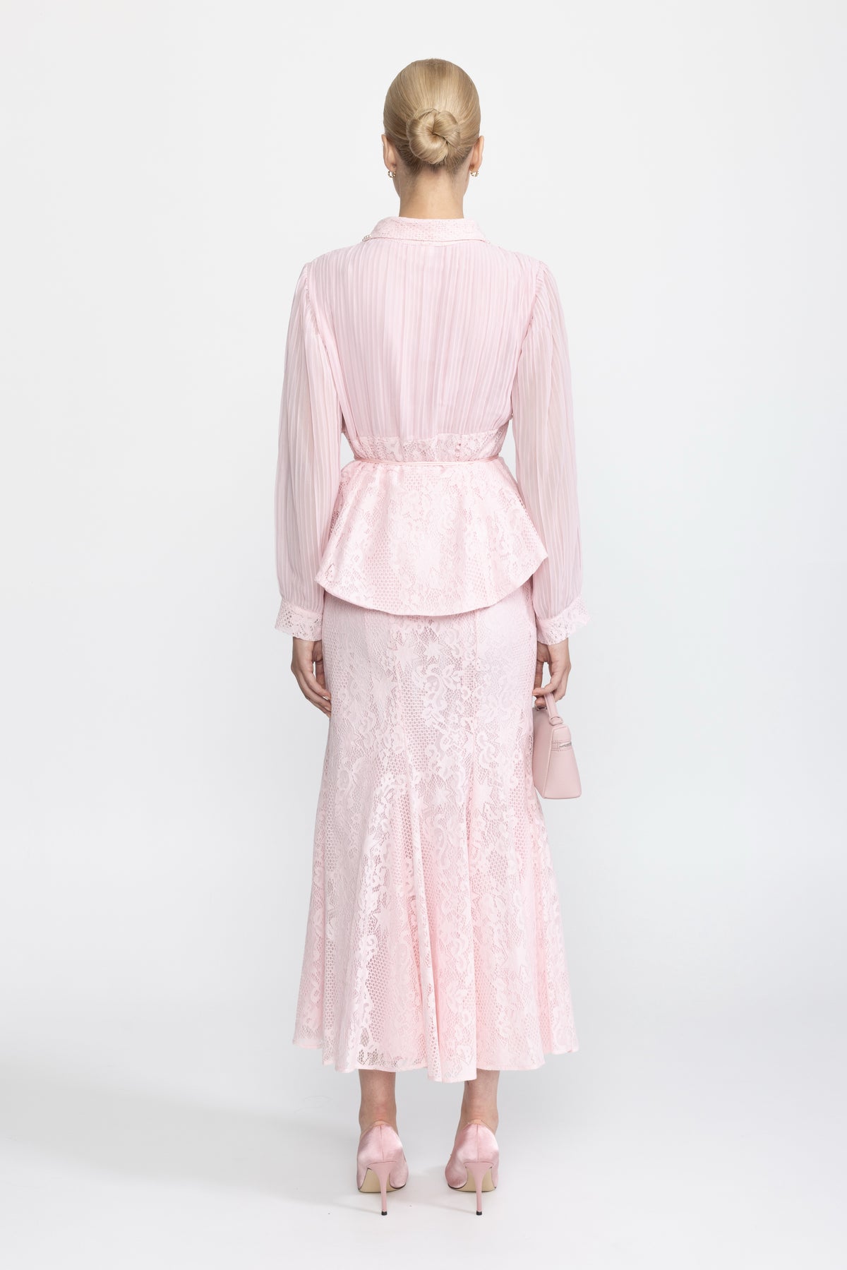 Plissierte Chiffonbluse und Meerjungfrauenrock aus Spitze im Co-ord-Set - Pink