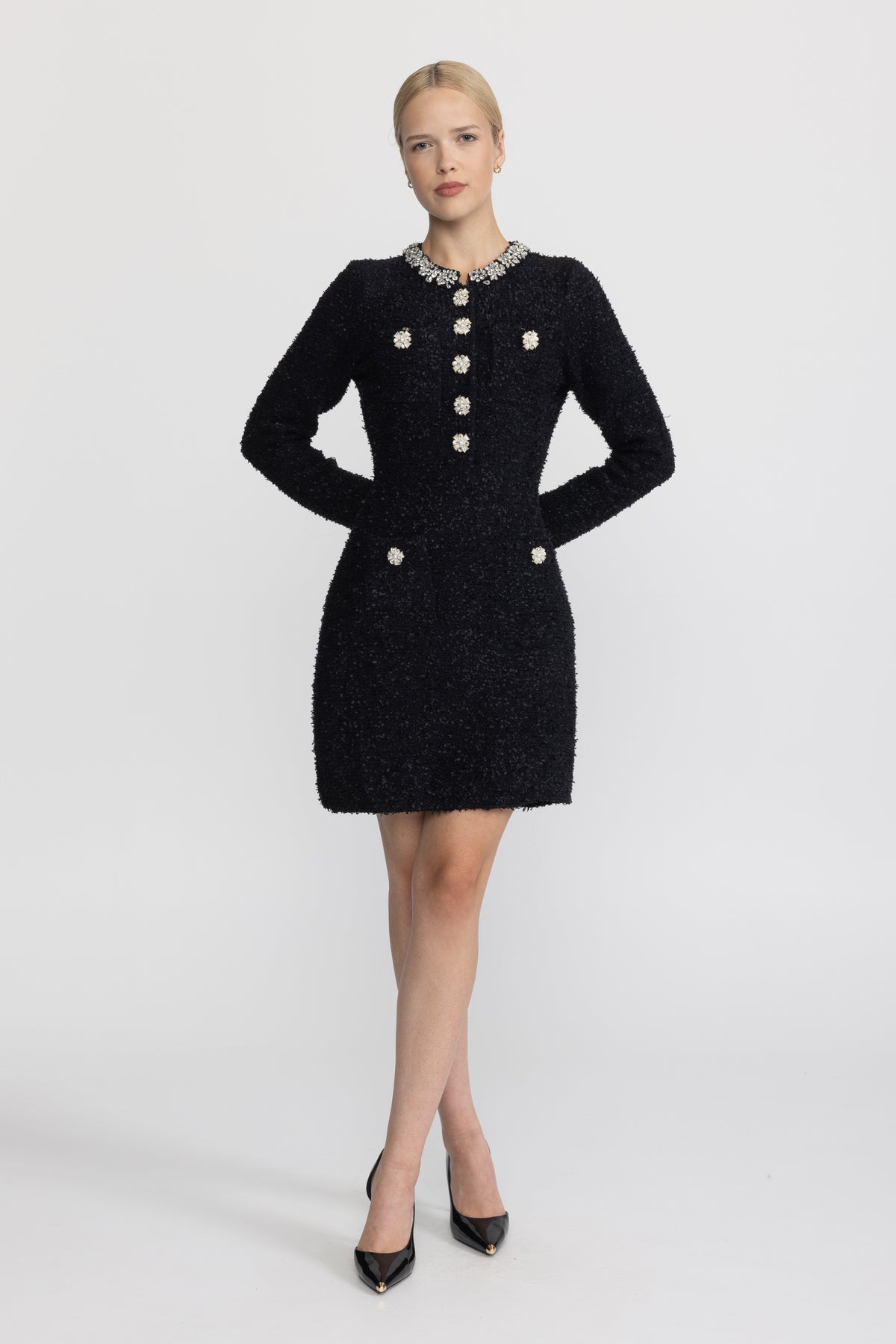 Mini-Kleid aus Bouclé-Strick mit Kristallbesatz - Schwarz