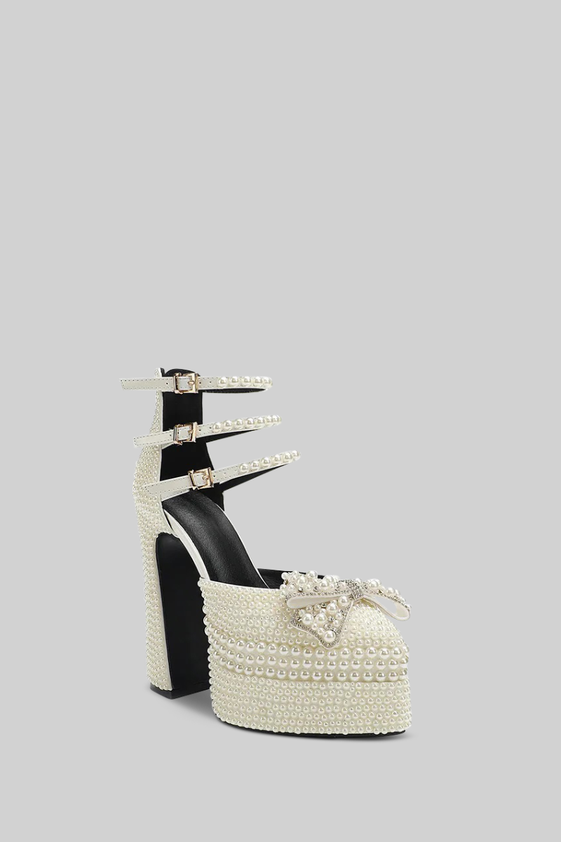 Plateau-Pumps mit Perlenverzierung – Weiß