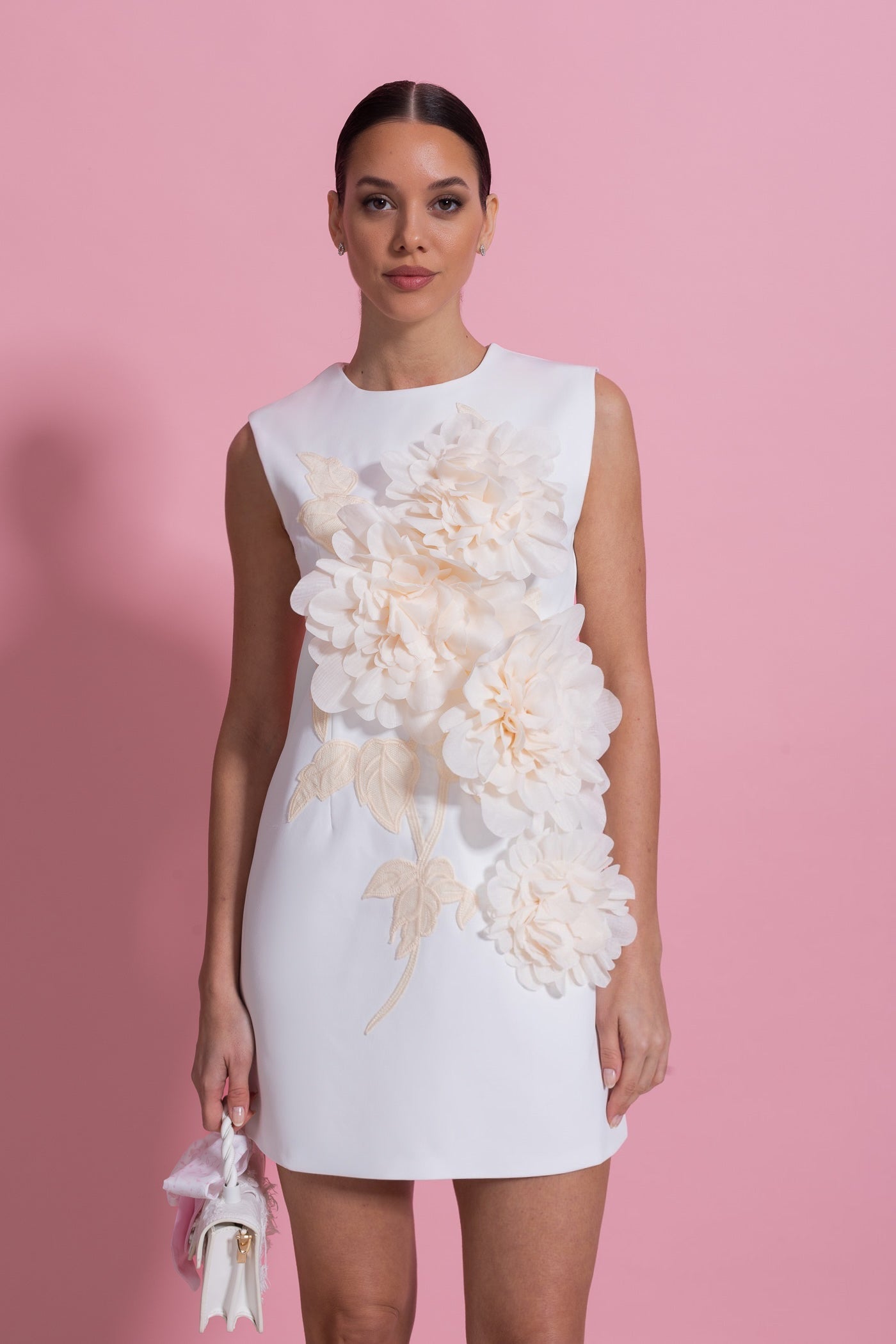 Ärmelloses Mini-Kleid mit Rundhalsausschnitt und 3D-Blumenapplikation - Weiß
