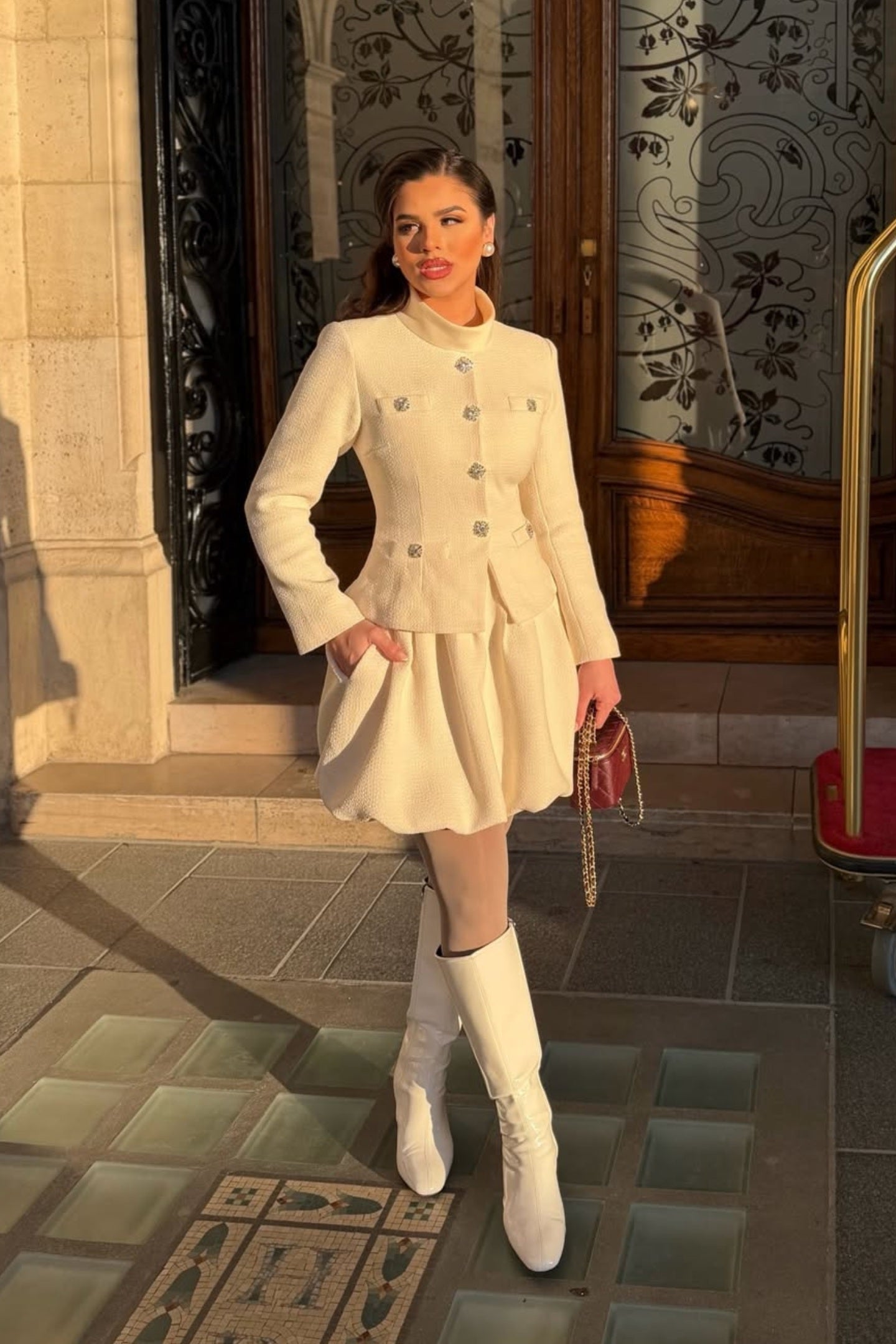 Texturiertes Mini-Kleid mit Kristallknopf-Verzierungen – Ivoire