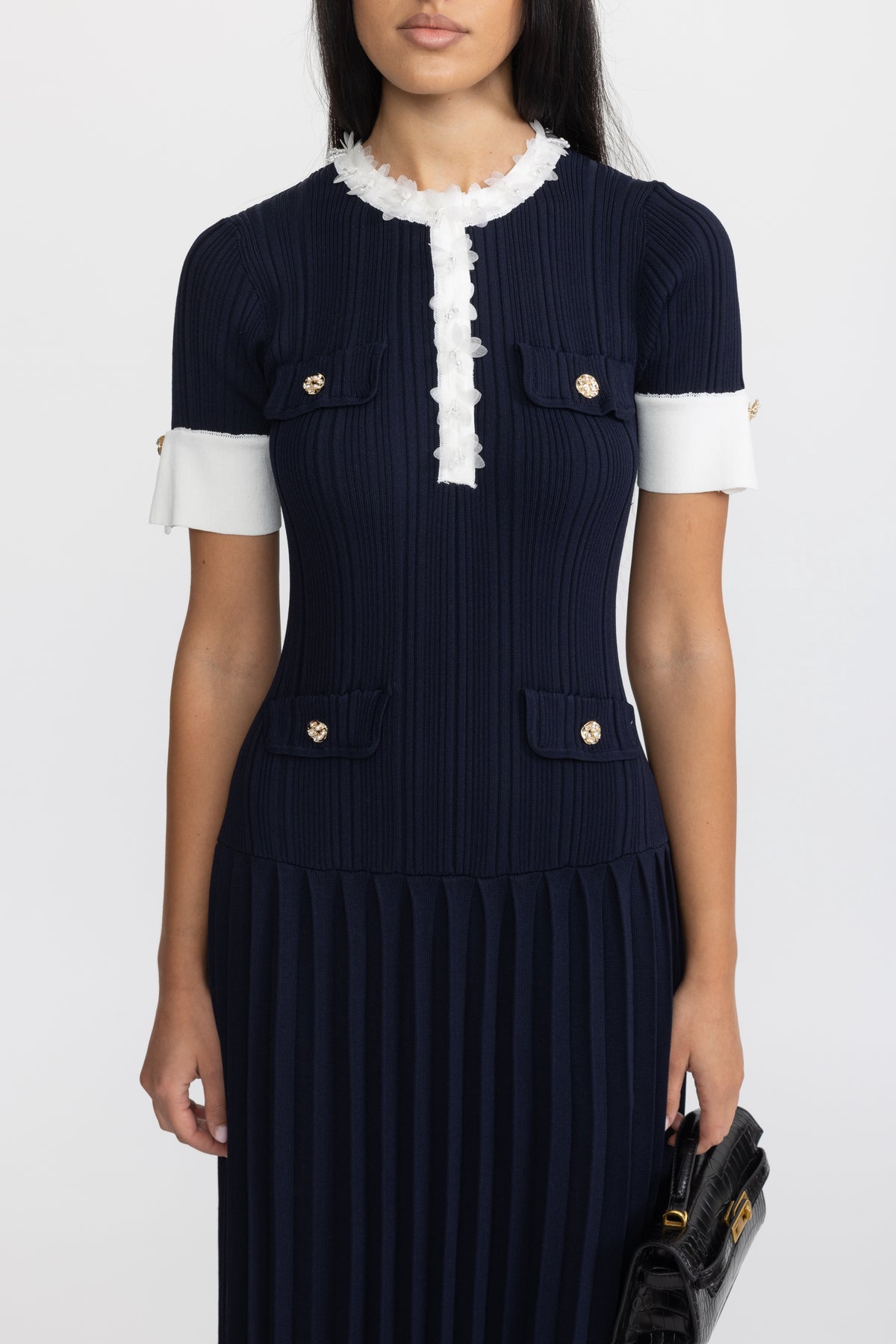 Plissiertes Midikleid aus Strick mit Rüschenbesatz - Navy