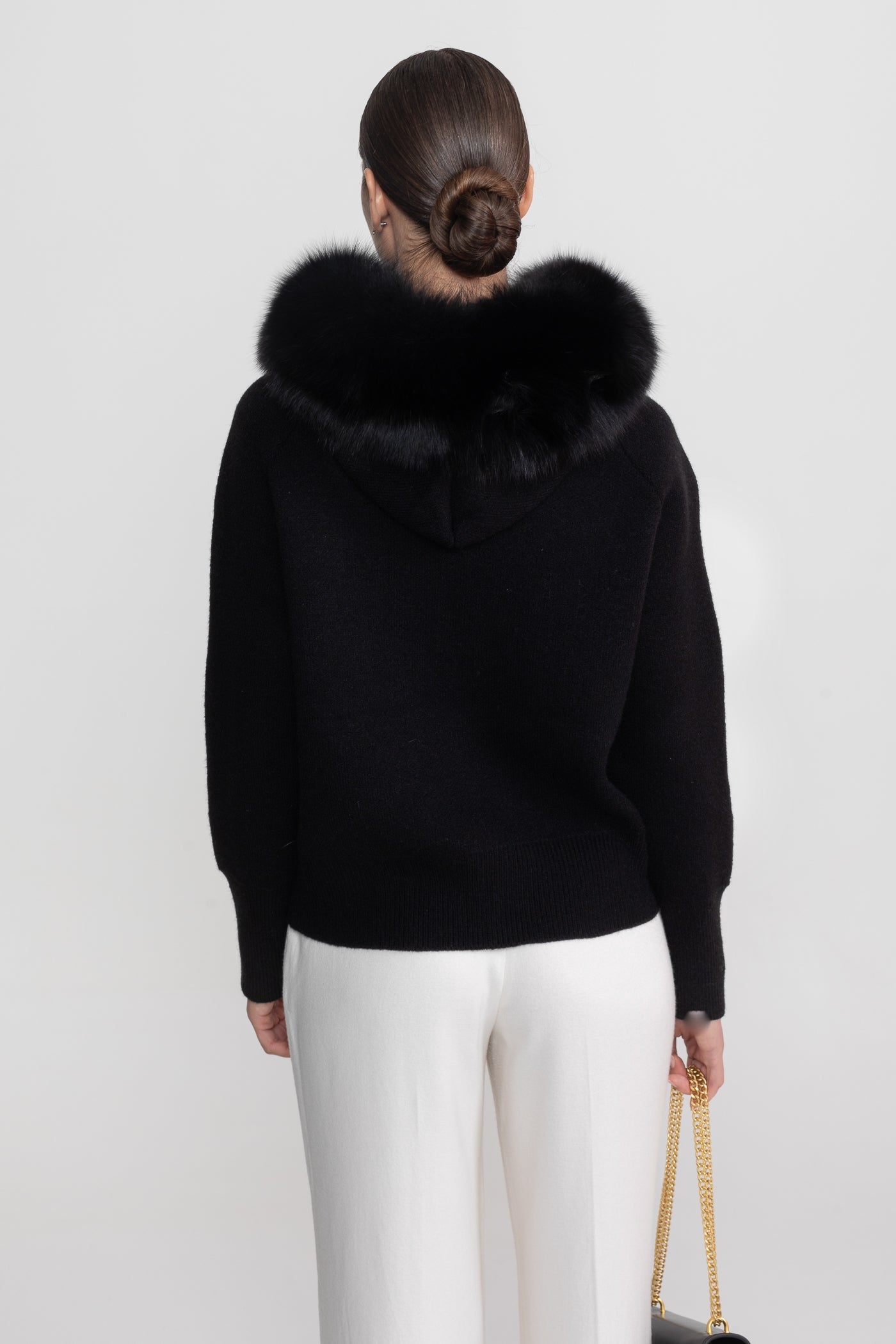 Kapuzensweatshirt aus Wolle mit Fuchspelzkragen – Schwarz