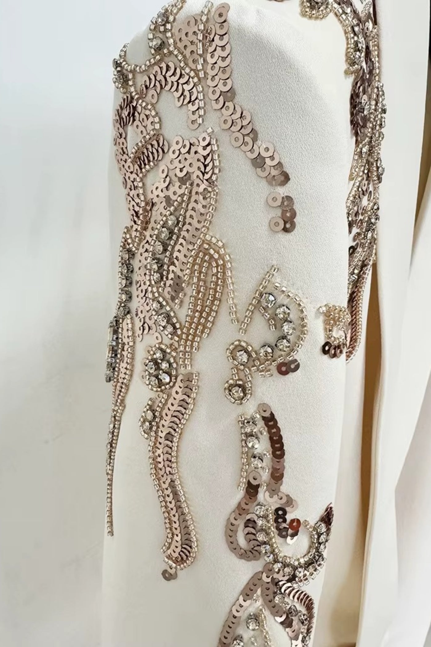 Draping Blazer With Intricate Shoulder Embroidery - Ivoire