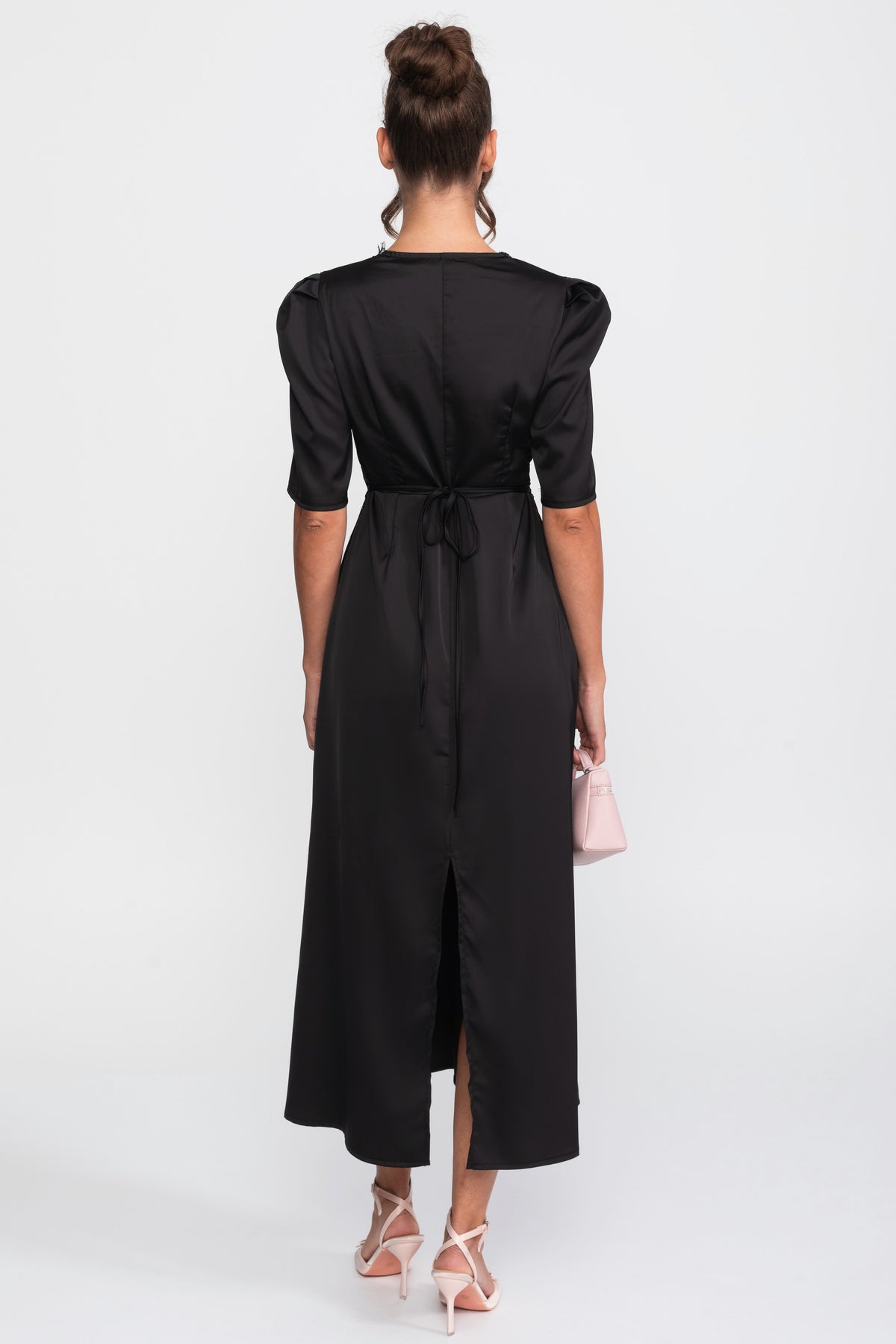 Midi-Kleid mit Polka-Dots und Spitzenbesatz, mit Puffärmeln – Schwarz
