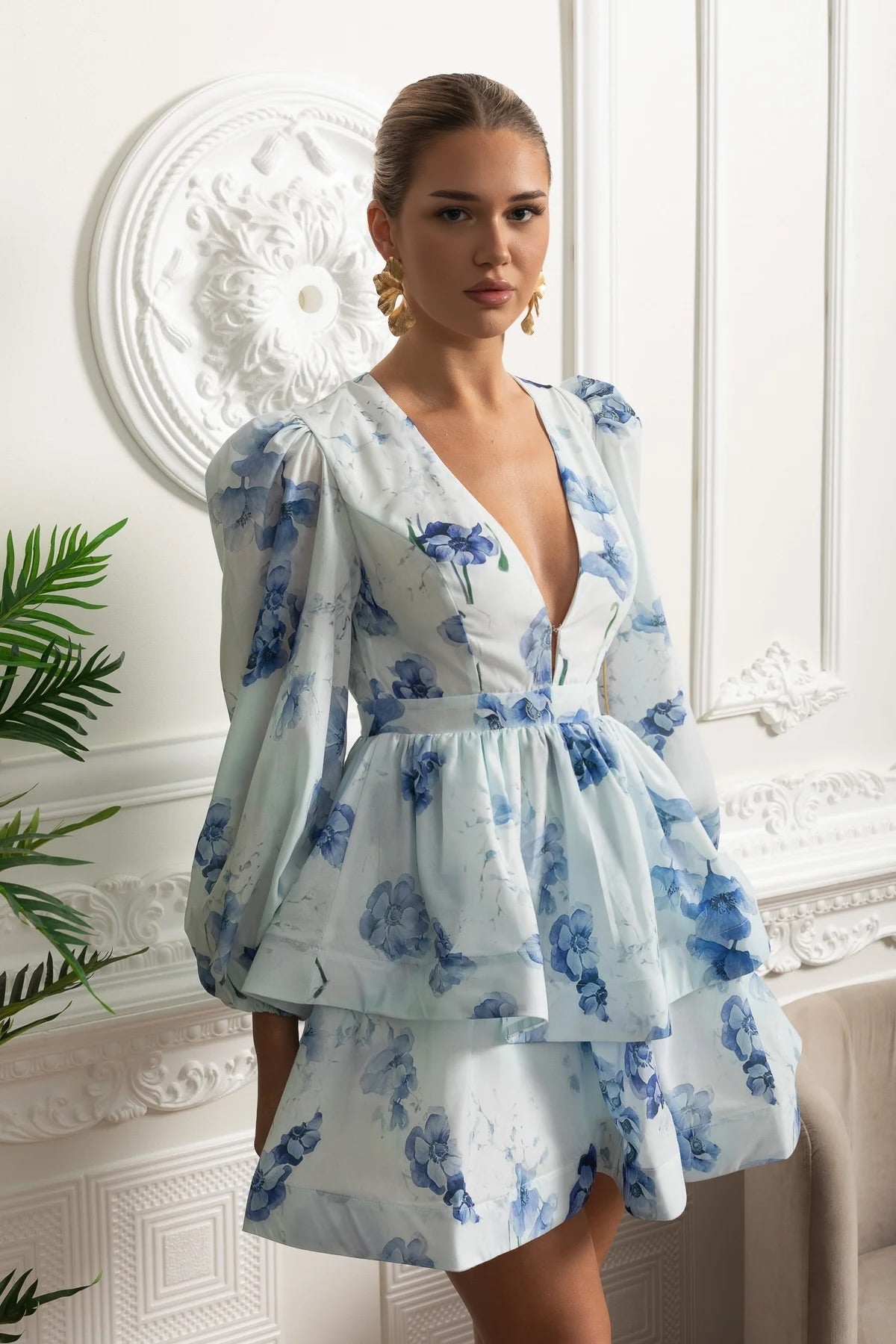 Floral Romantic Mini Dress With Voluminous Sleeves And Peplum Detail - White/Blue
