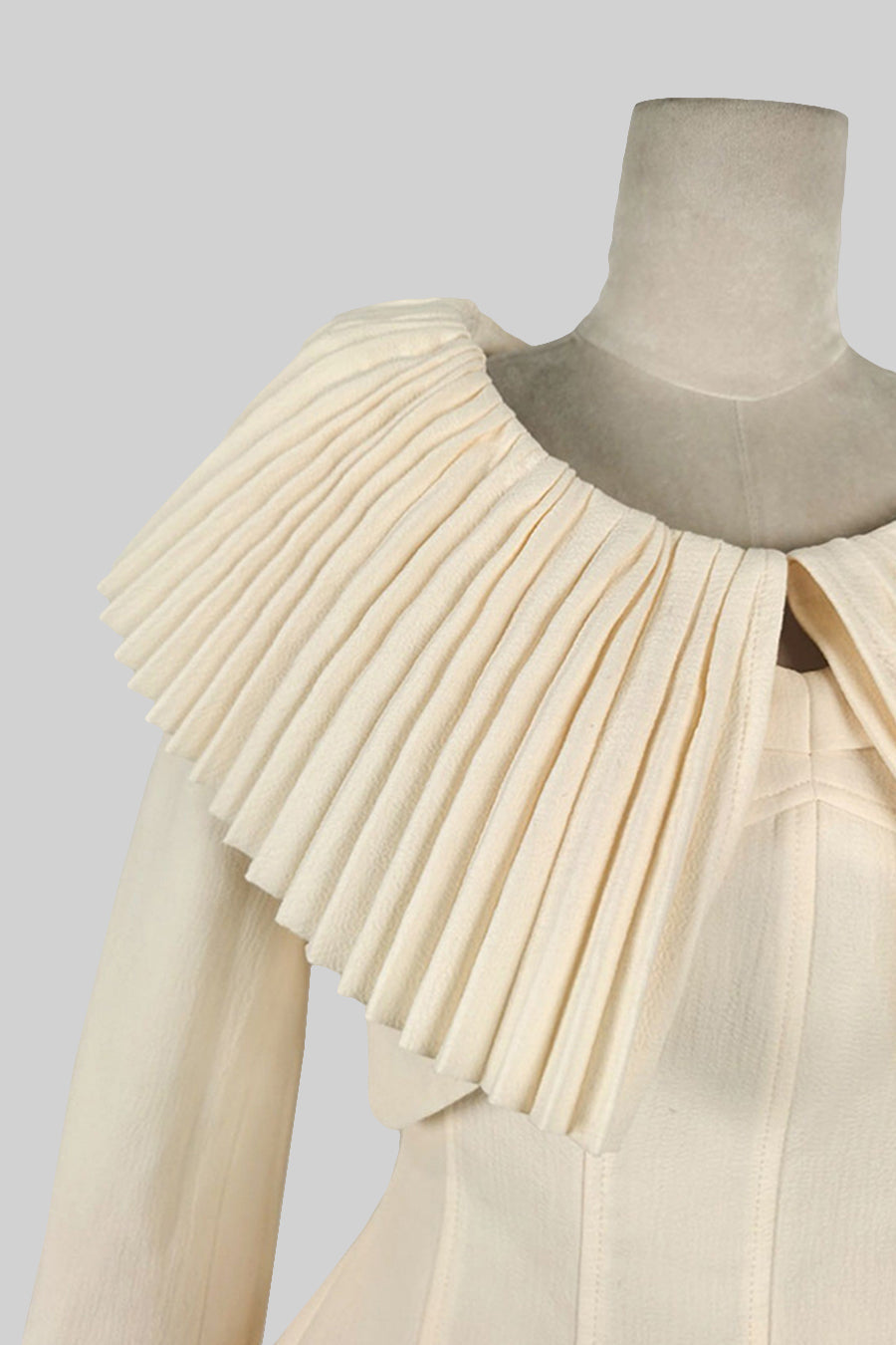 Elegantes 3-teiliges Kleid mit plissiertem, abnehmbarem Kragen und Rock – Ivoire