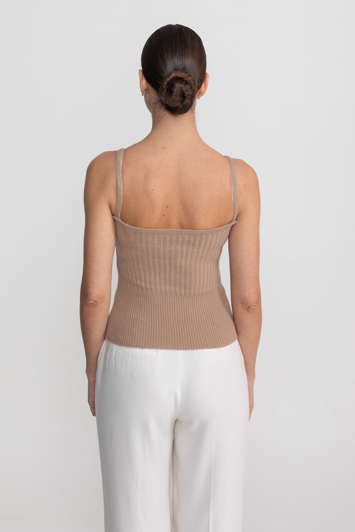 Strick-Zweiteiler mit Kristallverzierungen und Besatz an den Bündchen - Beige