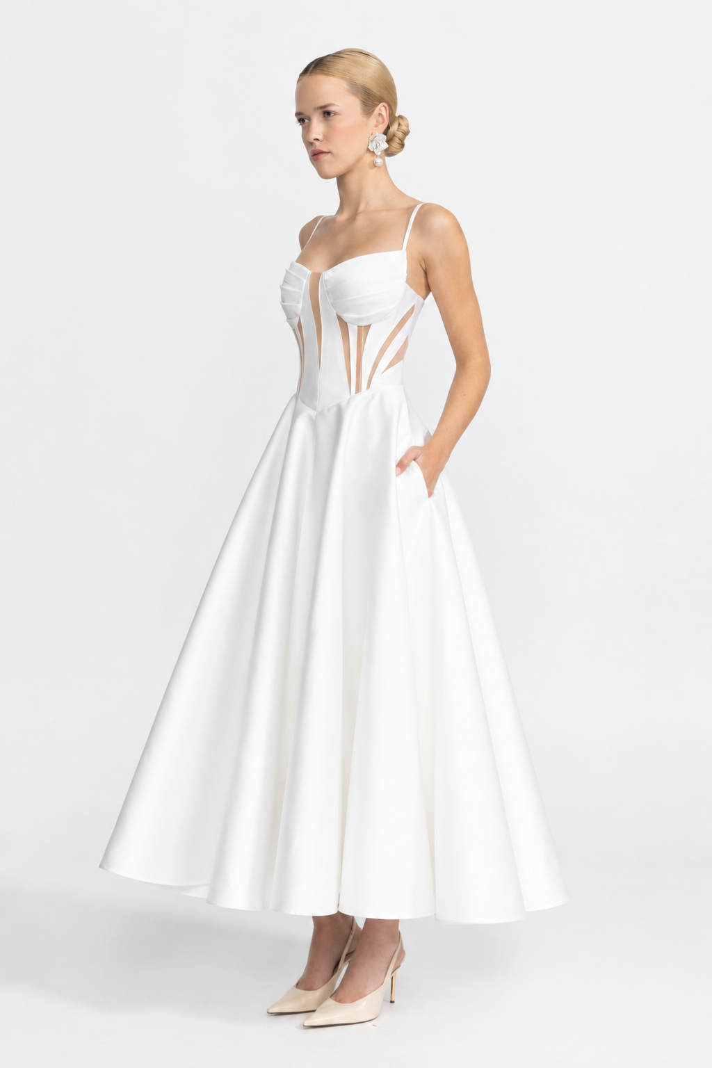 Midi-Korsettkleid aus Satin mit transparenten Einsätzen – Weiß