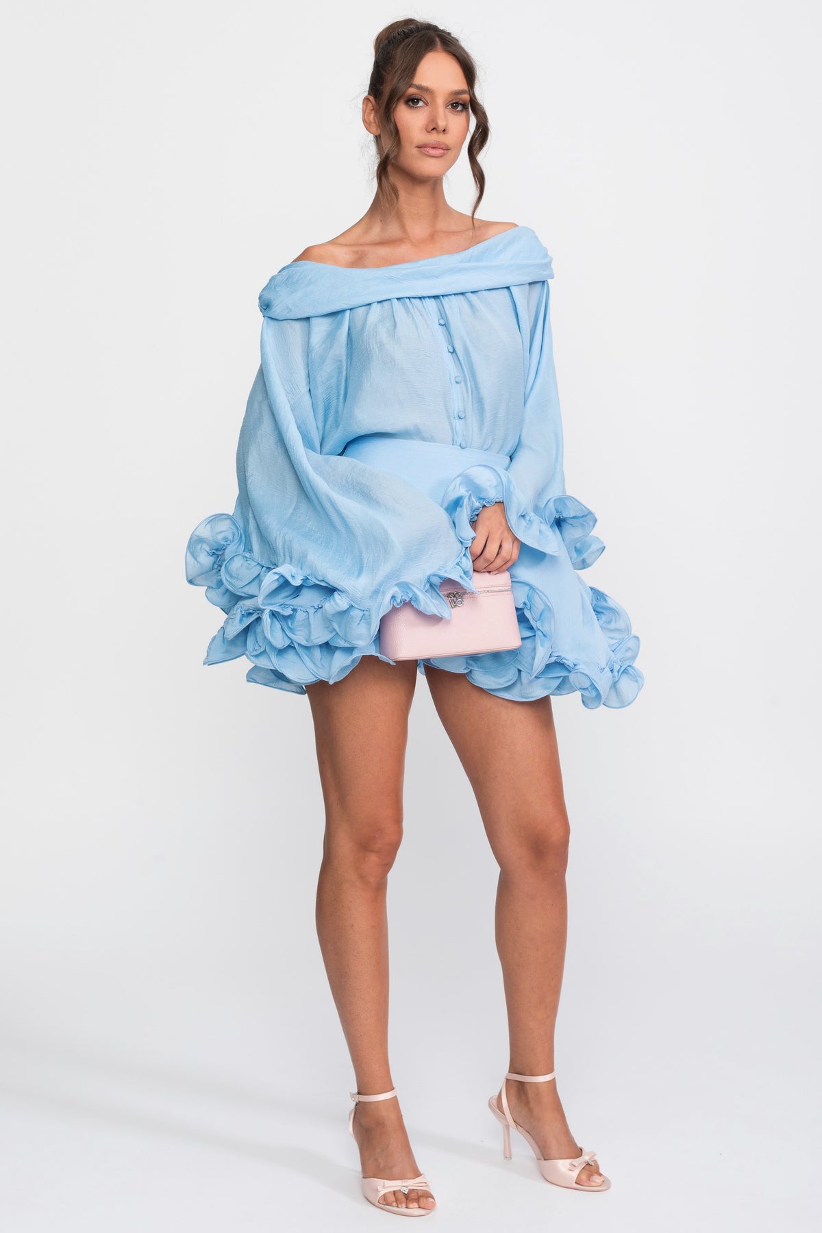 Off-Shoulder-Minikleid mit Volant-Saum und langen Ärmeln - Hellblau