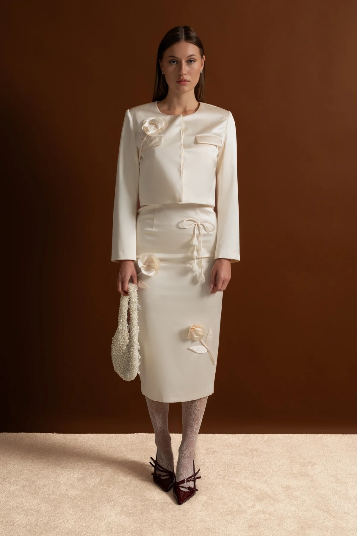 Taffeta-Bleistiftrock mit Schleife und floralen Details – Ivoire