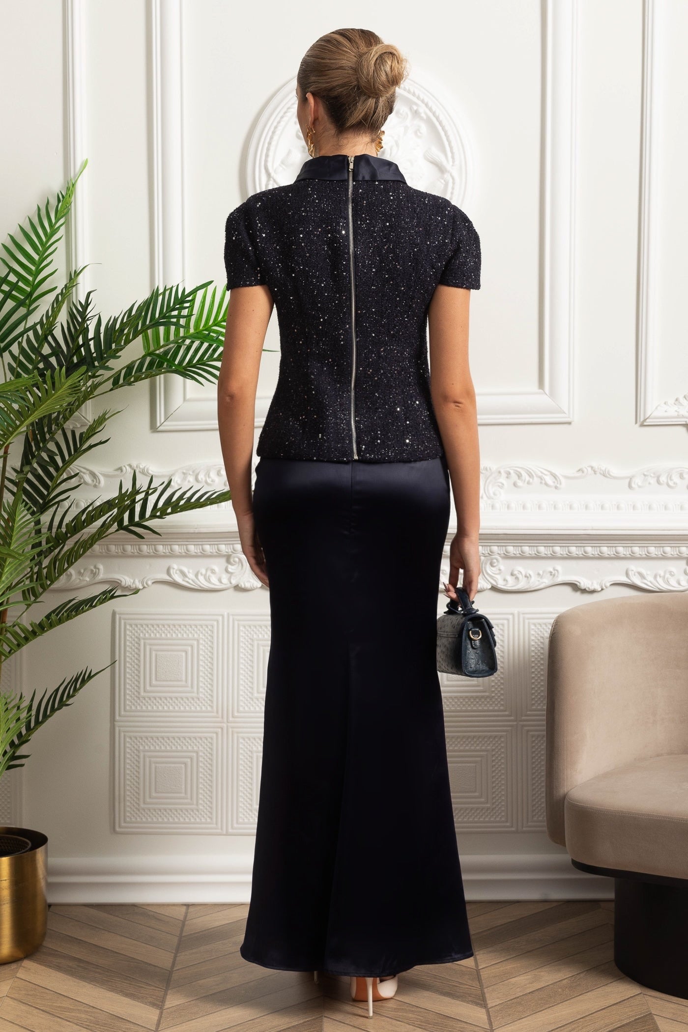 Co-Ord Set mit Tweed-verziertem Oberteil und Satin-Maxirock – Navy