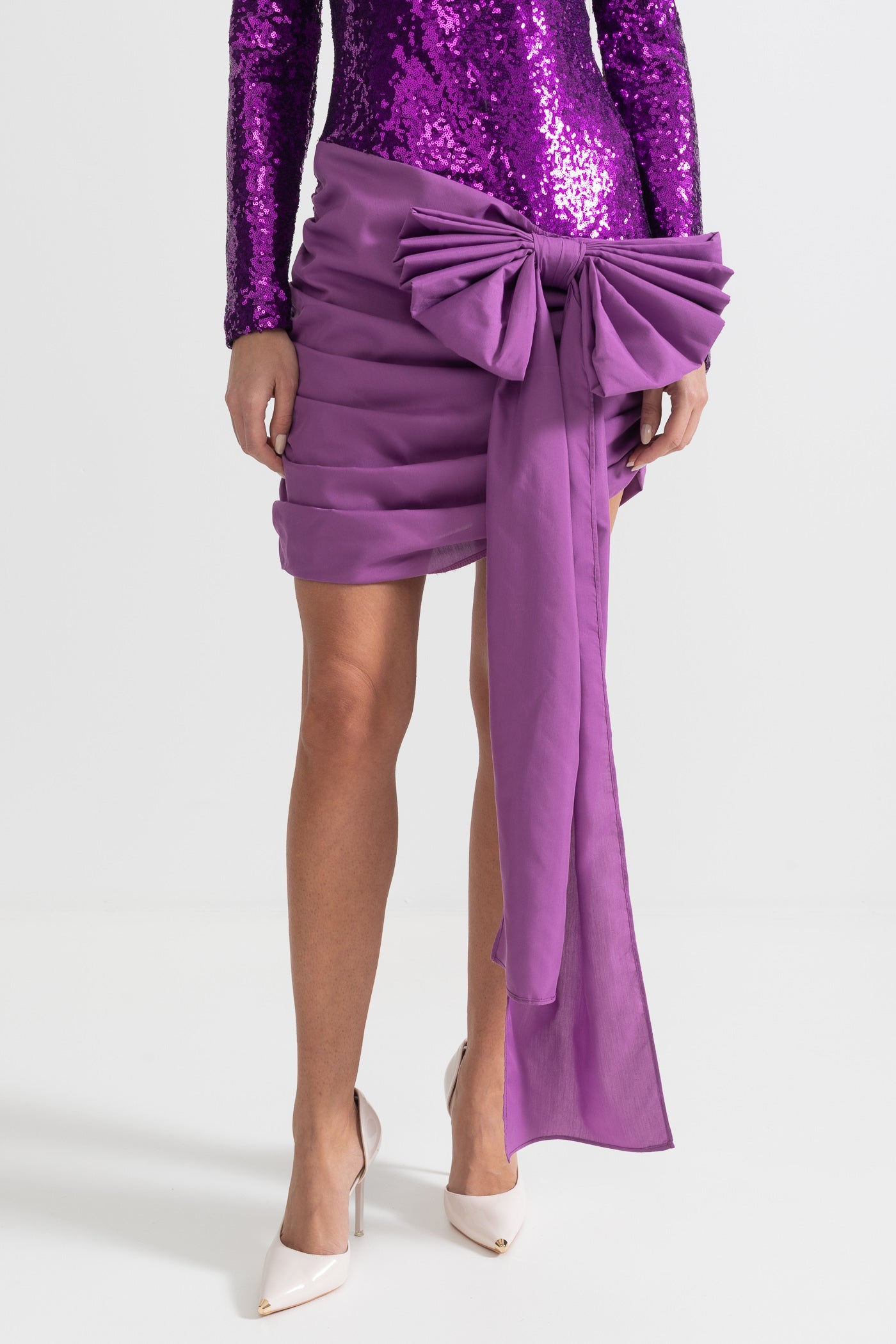 Elegantes Paillettenkleid mit asymmetrischem Schleifendetail – Lila
