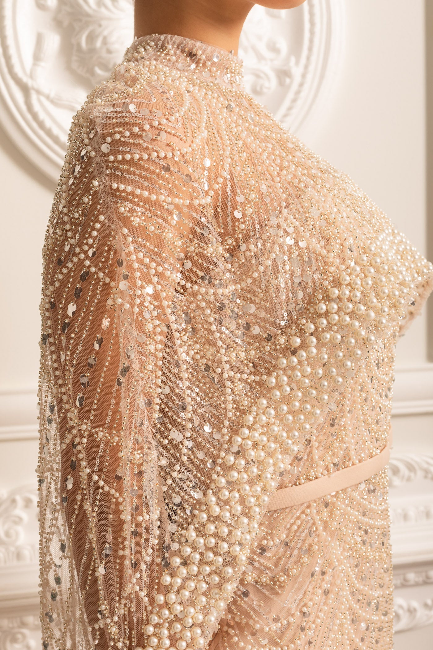 Glamouröses Perlenbesetztes Kleid mit Abnehmbarem Schleier – Beige