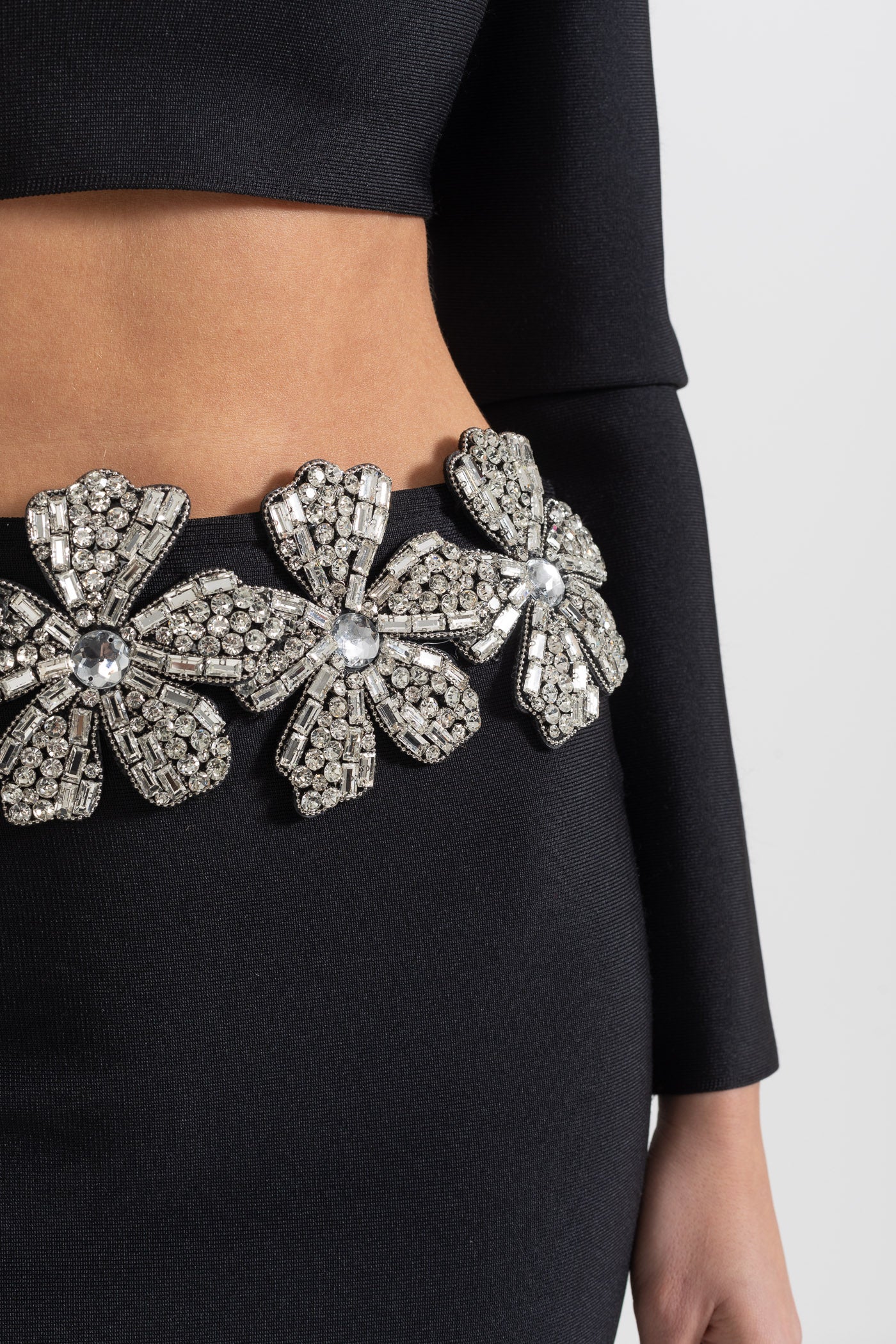 Diamantblumen-Akzent 2-teiliges Set mit langärmeligem Oberteil und Maxirock - Schwarz