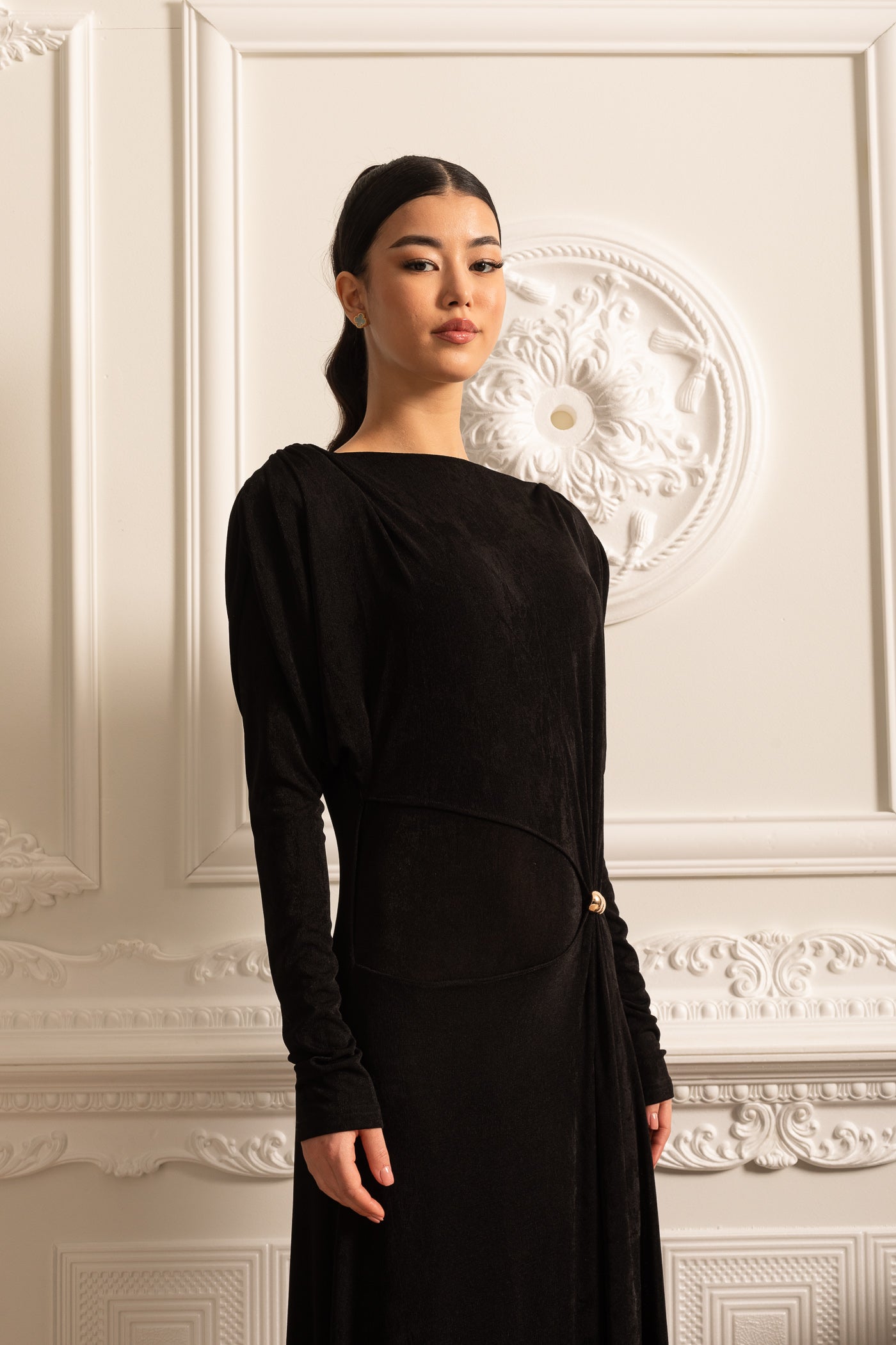 Elegant Long-Sleeved Layered Dress with Structured Shoulders - Black