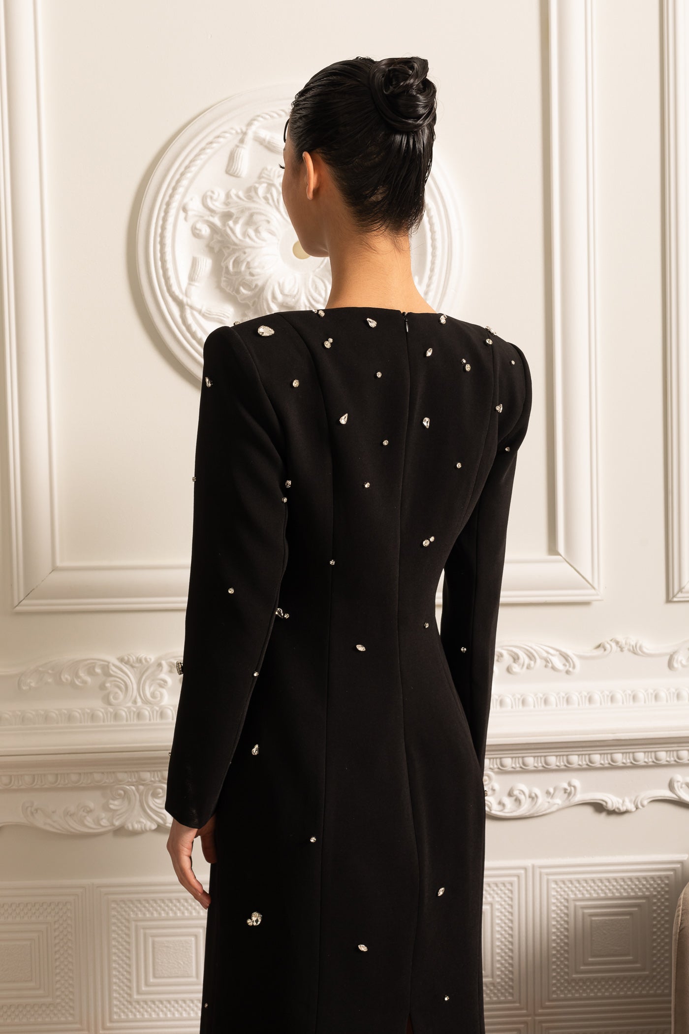 Elegant Long Dress With Sparkling Embellishments - Black