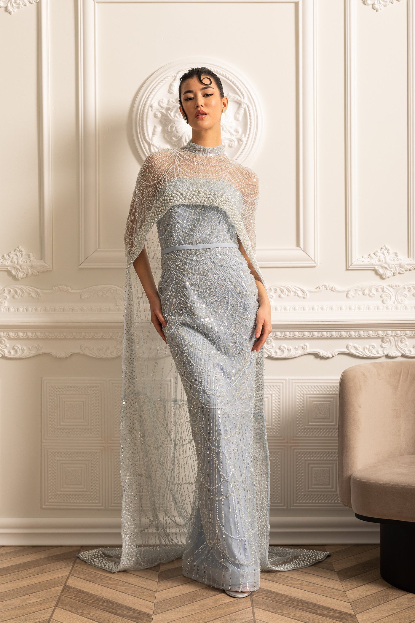 Glamouröses Perlenkleid mit abnehmbarem Schleier - Blau