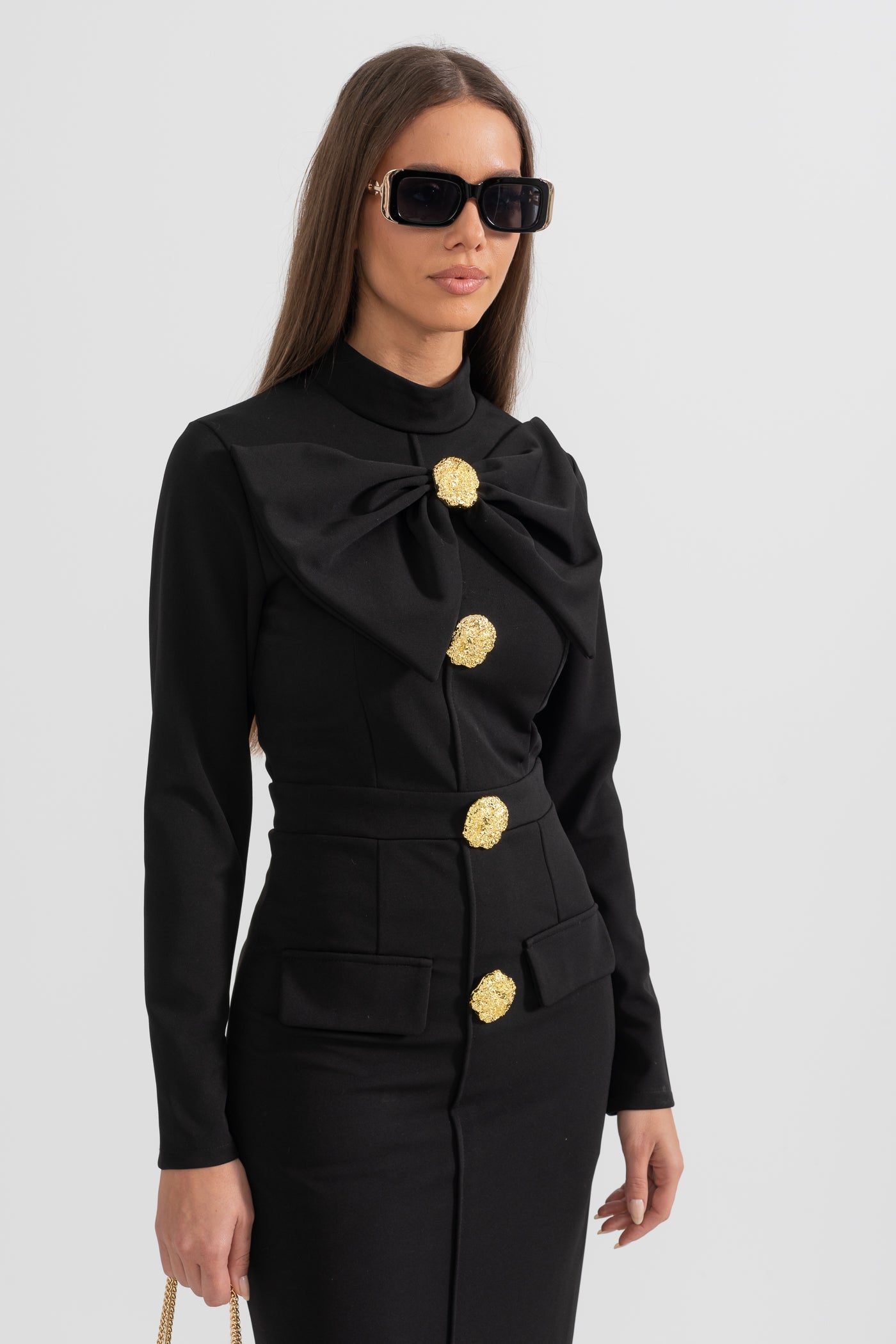 Elegantes Langarmkleid mit Schleifenkragen – Schwarz