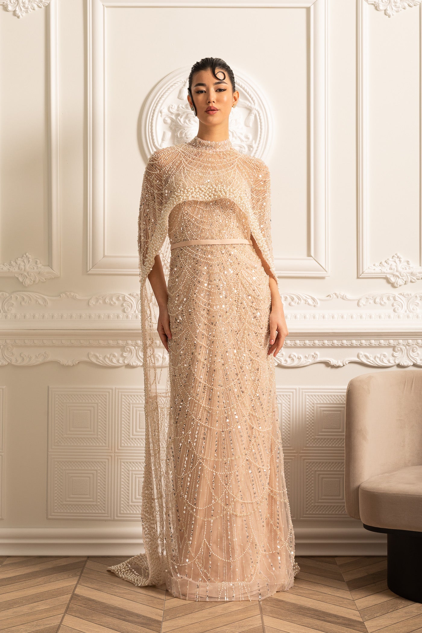 Glamouröses Perlenbesetztes Kleid mit Abnehmbarem Schleier – Beige