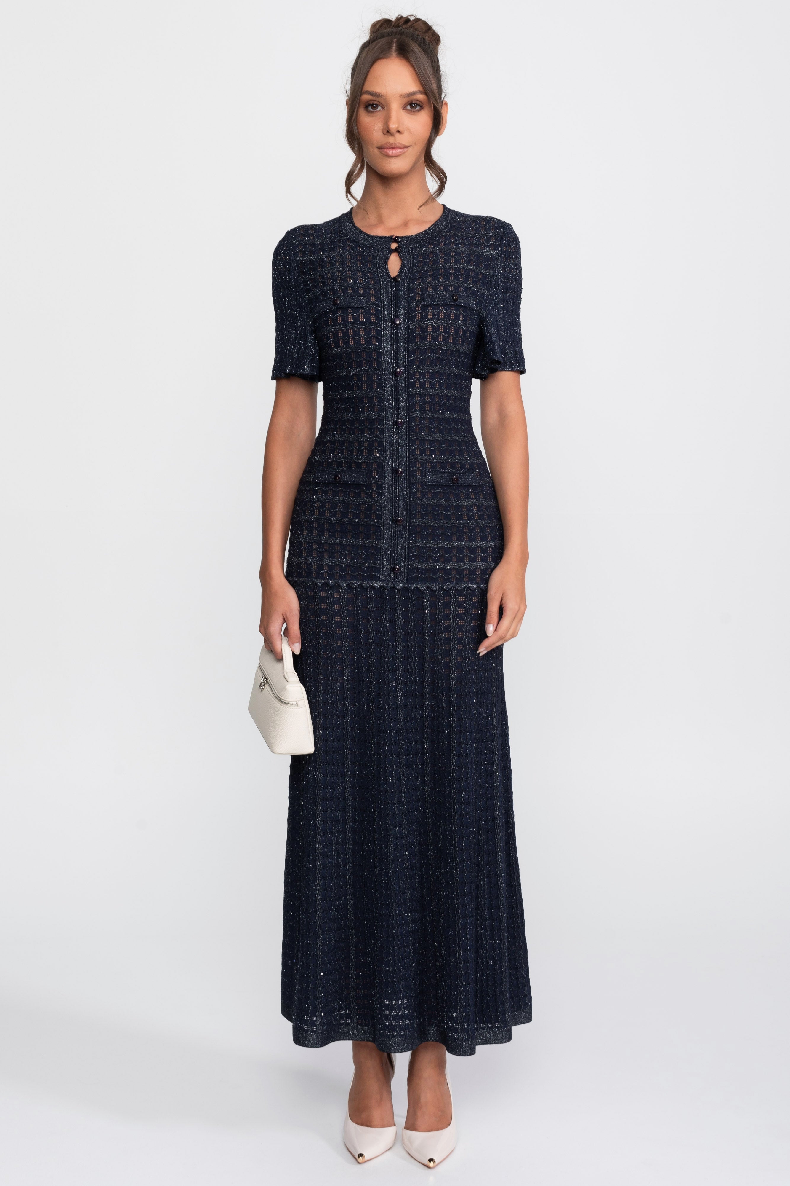 Midi-Kleid mit kurzen Ärmeln und schimmernder Strickstruktur - Navy