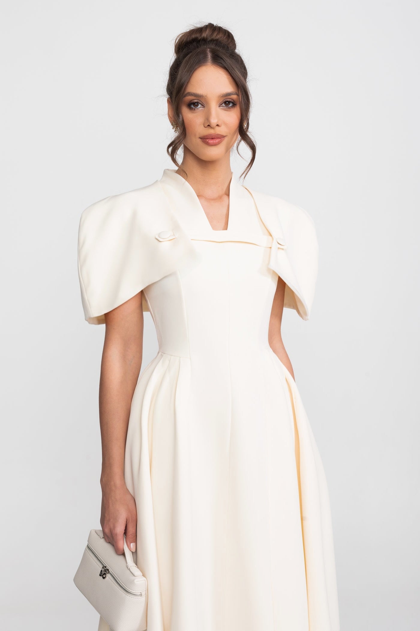 A-Linien-Midikleid mit strukturierten Cape-Schultern - Creme