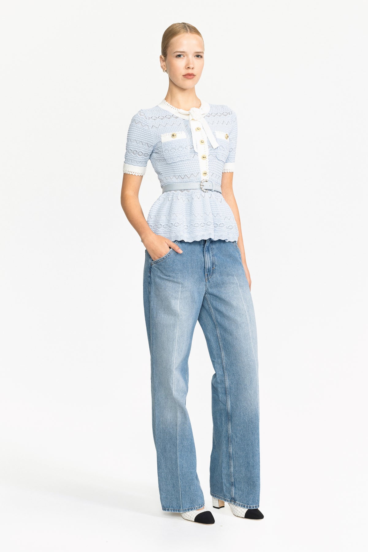 Pointelle-Stricktop mit Schleife und Schößchen - Hellblau