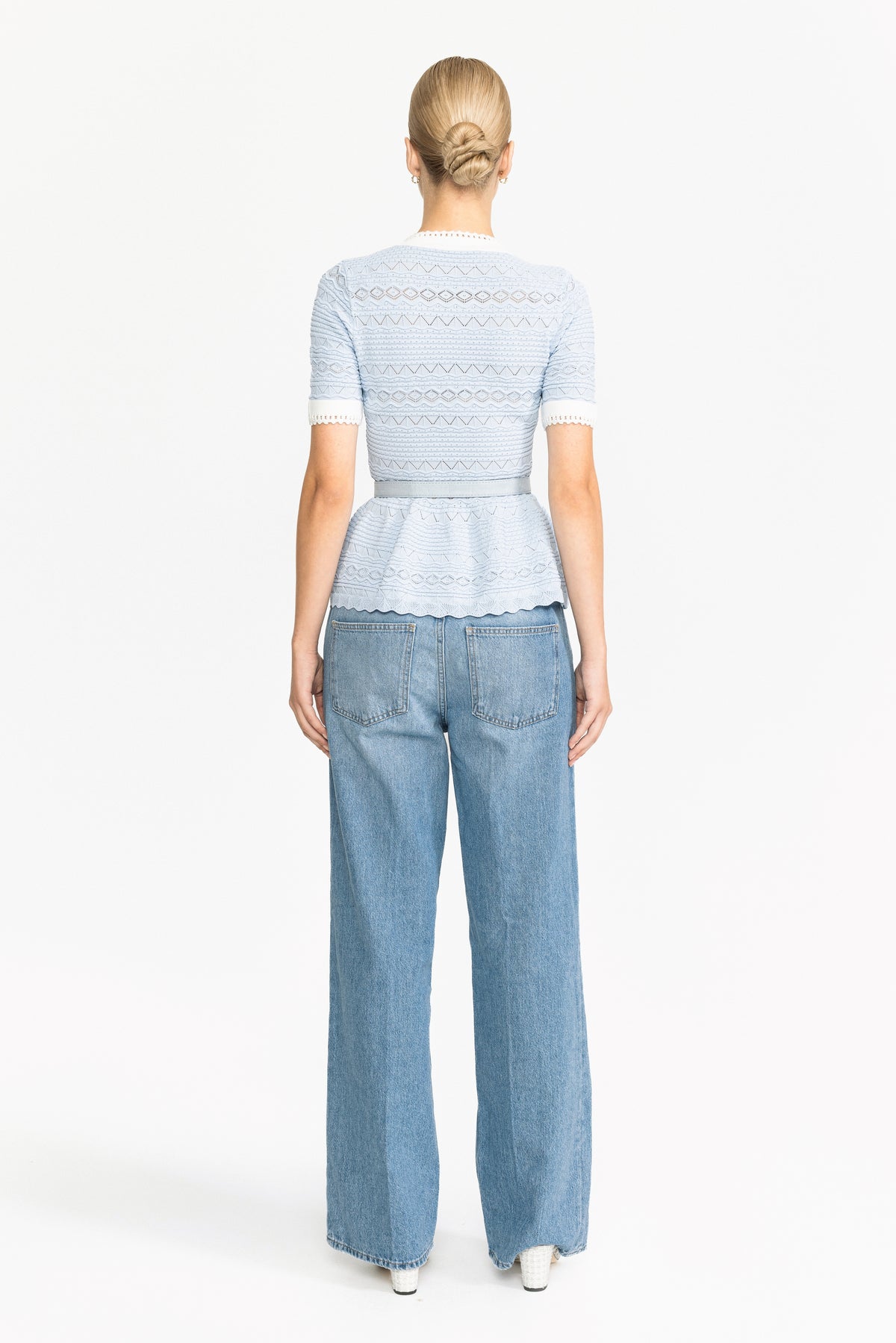 Pointelle-Stricktop mit Schleife und Schößchen - Hellblau
