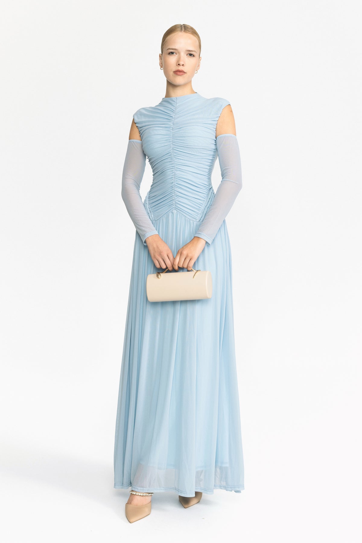 Maxikleid aus gerafftem Mesh mit tiefer Taille – Himmelblau