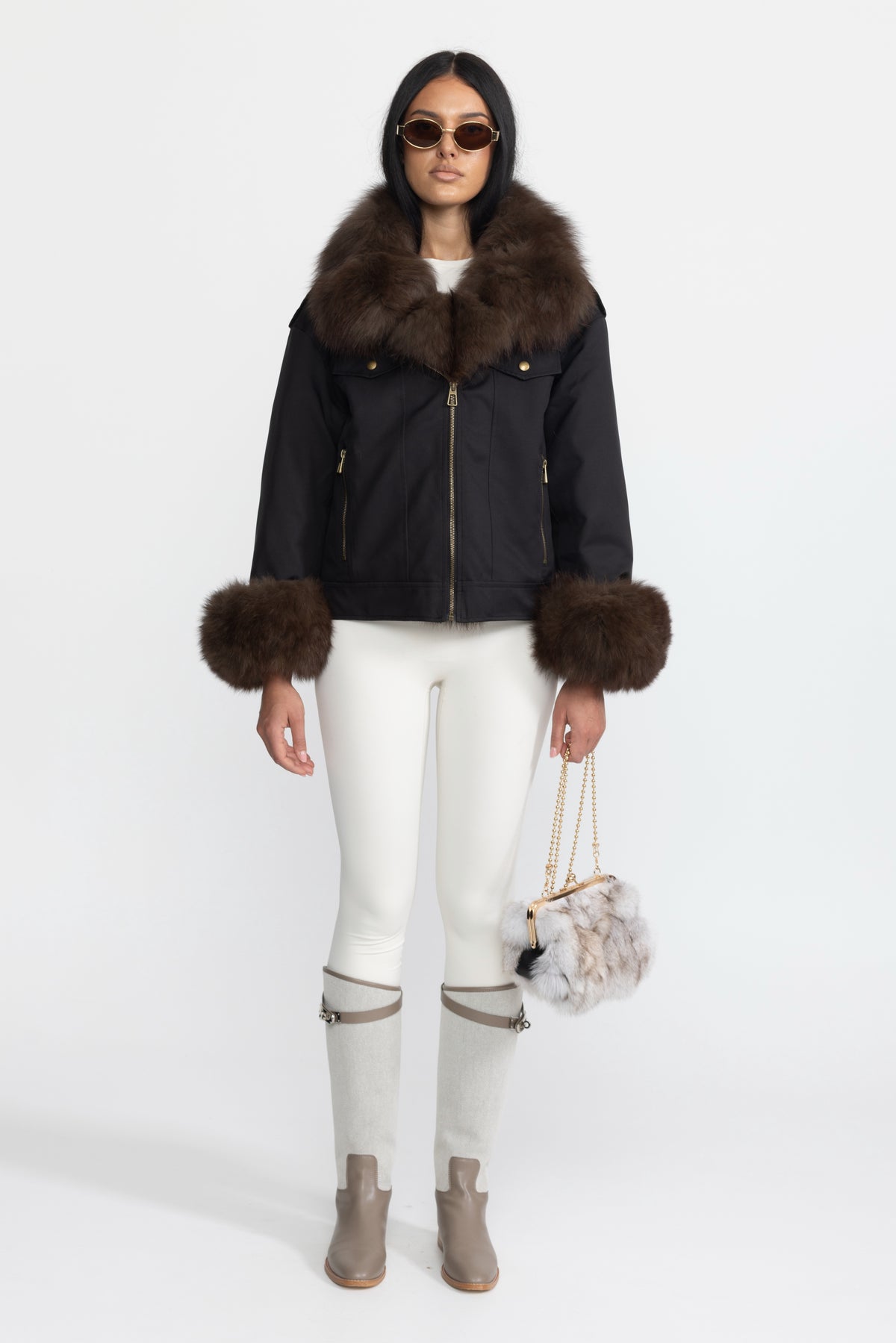 Daunen-Utility-Jacke mit Fuchspelzkragen und -manschetten – Schwarz