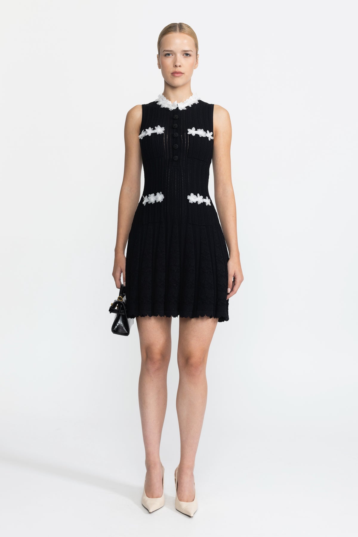 Pointelle-Strick-Minikleid mit Organza-Blütenbesatz - Schwarz