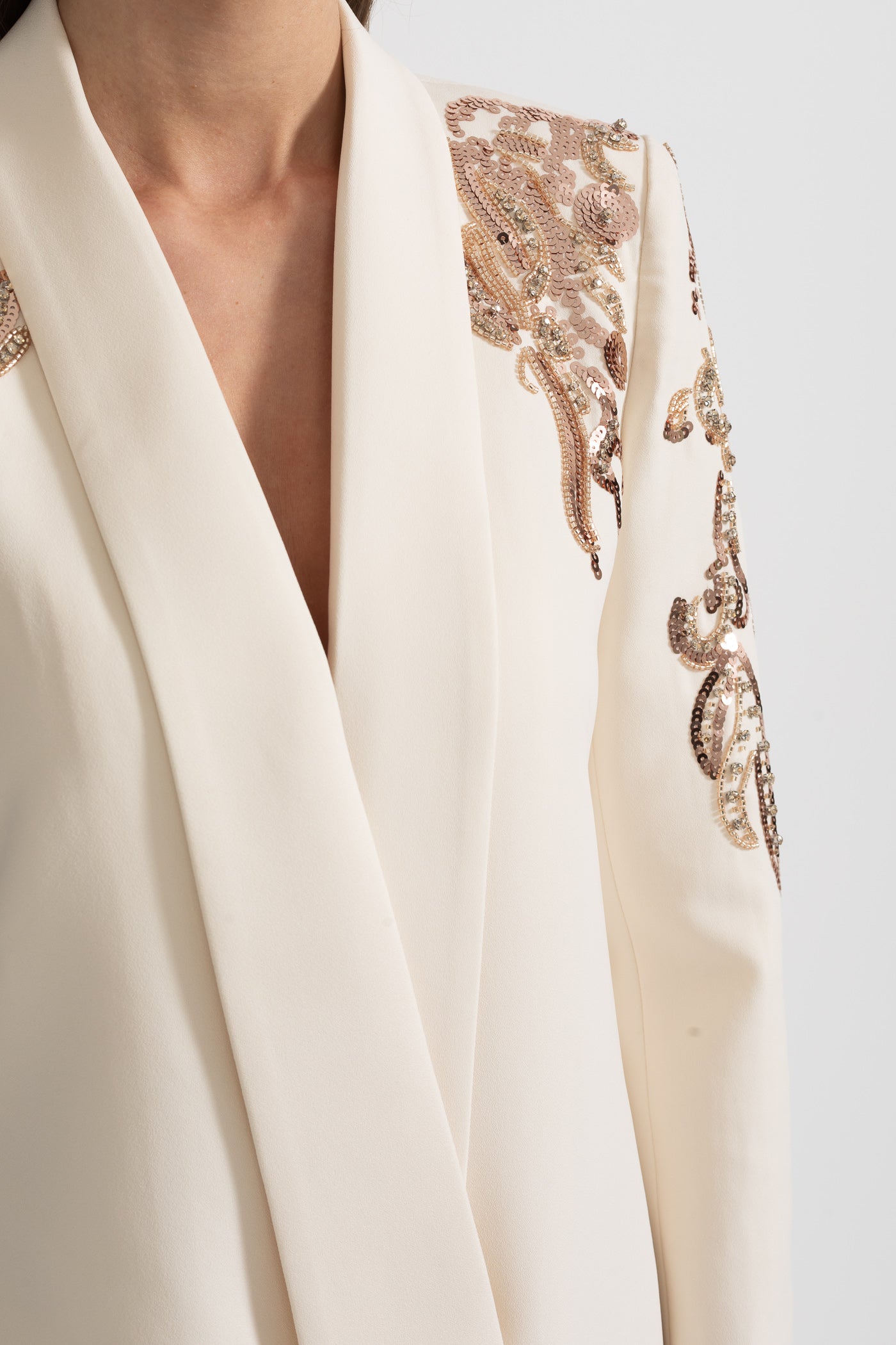 Draping Blazer With Intricate Shoulder Embroidery - Ivoire