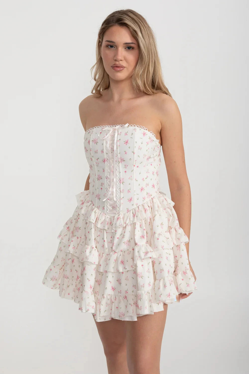 Korsett-Minikleid mit Band-Schnürdetail und mehrlagigem, gerafftem Rock - Weiß/Pink