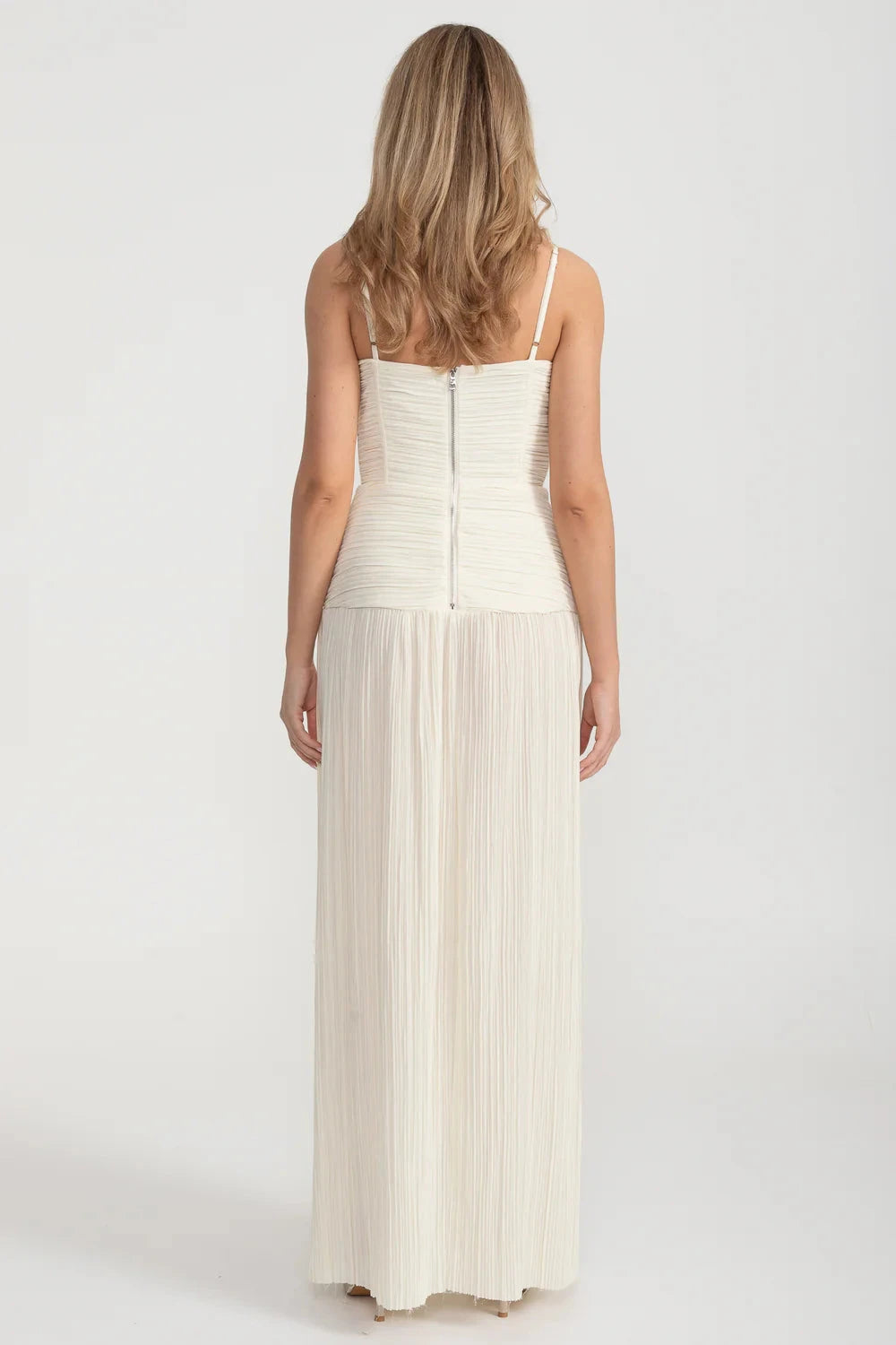 Elegantes Kleid mit gerafftem, tailliertem Oberteil und geradem Rock mit seitlichem Schlitz - Ivoire