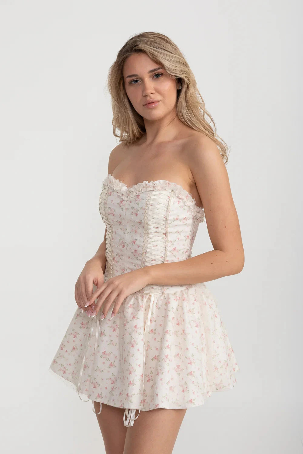 Corset Mini Dress With Sweetheart Neckline And Delicate Floral Pattern - White/Pink