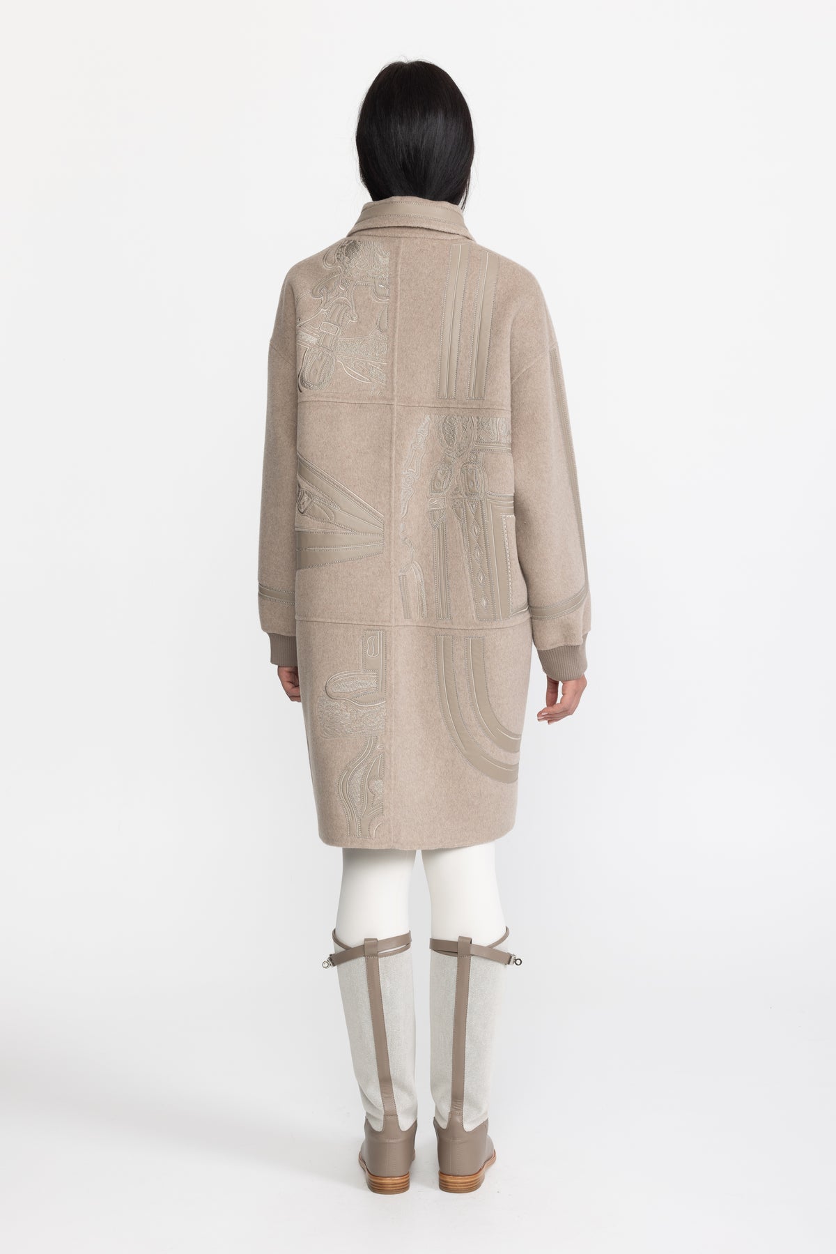 Wollmantel mit Reißverschluss, Reit-Applikation und Stickerei - Taupe