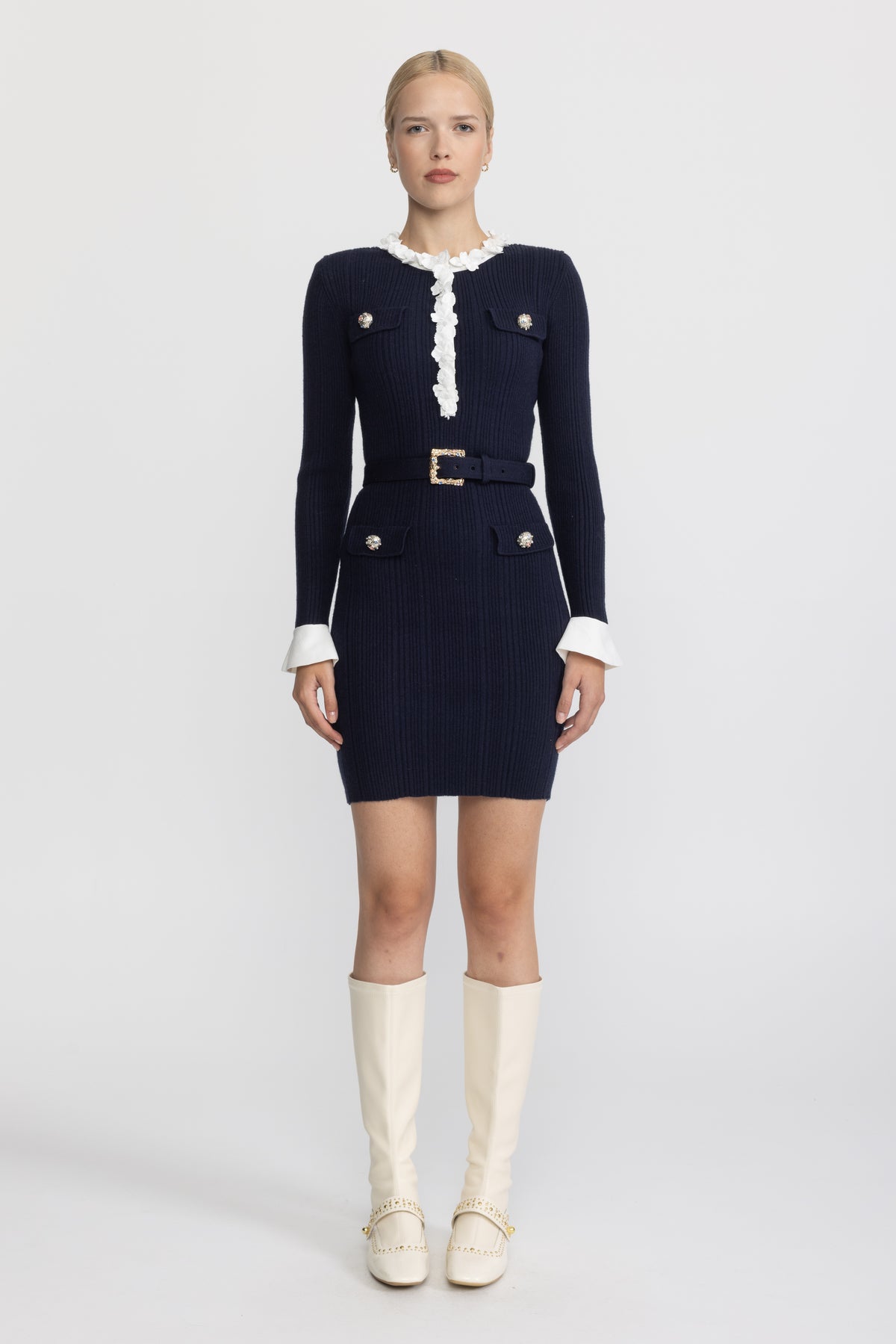 Geripptes Mini-Kleid mit floralen Rüschen und Gürtel - Navy
