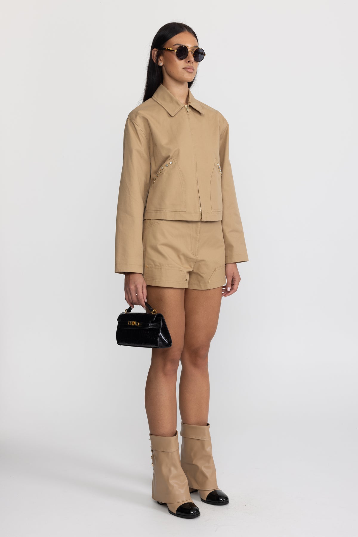Verkürzte Canvas-Jacke mit Reißverschluss und Kristallnieten - Khaki