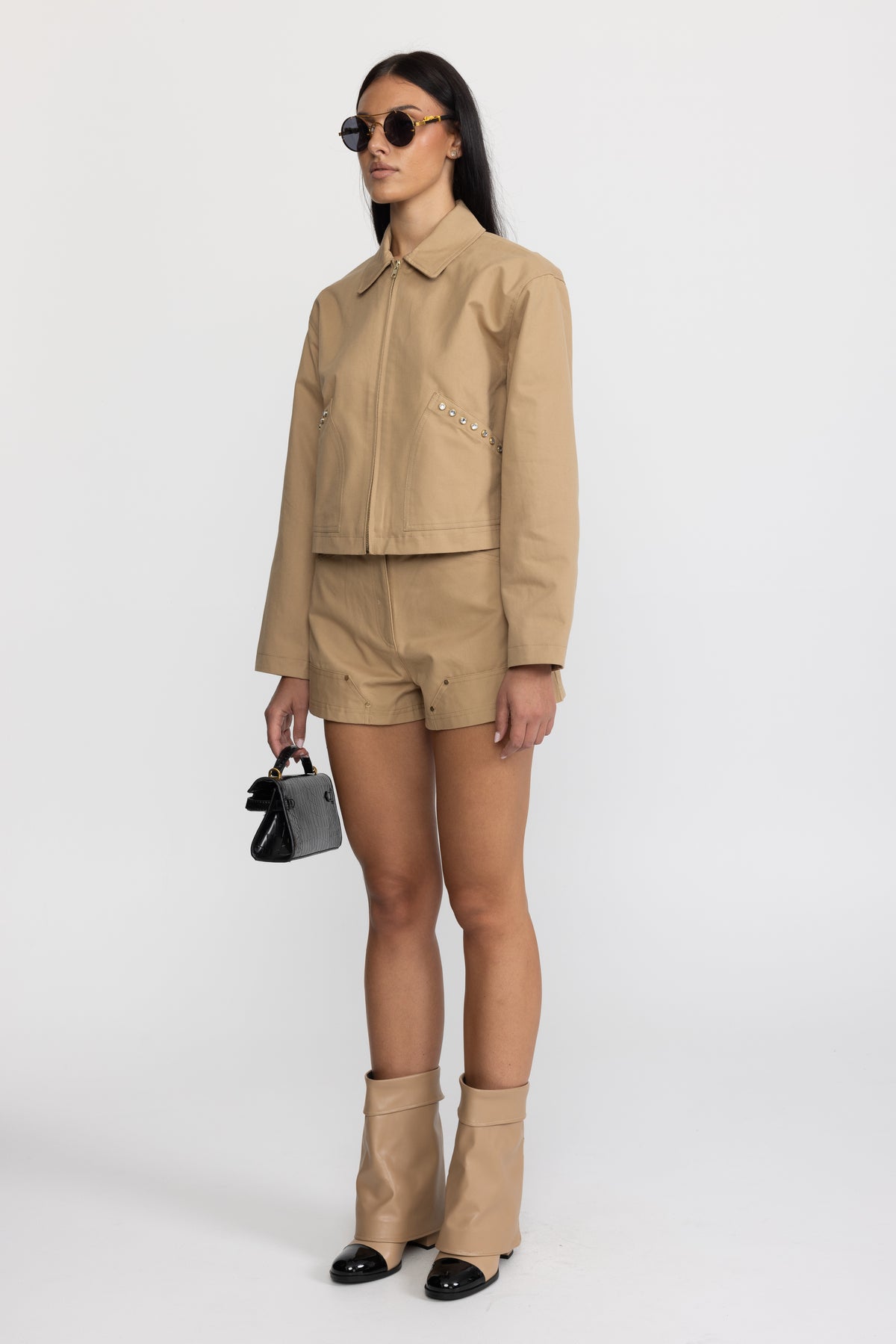 Verkürzte Canvas-Jacke mit Reißverschluss und Kristallnieten - Khaki