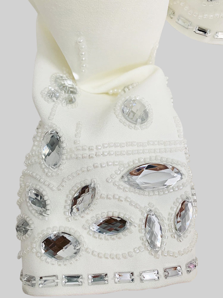 Mit Diamanten verzierter Co-Ord mit Maxirock - Weiß