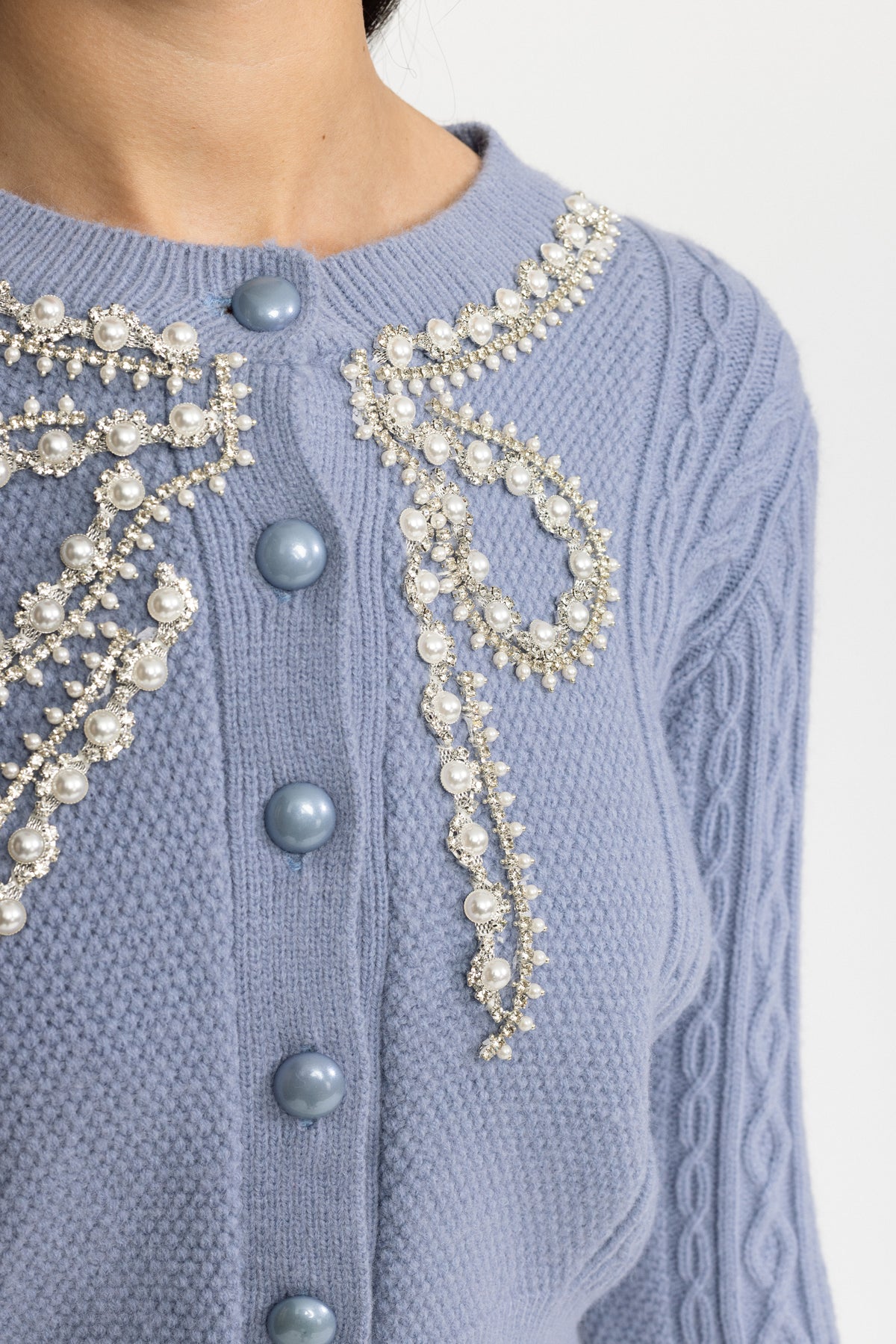 Cable-Strick-Cardigan mit Perlen und Schleife - Blau