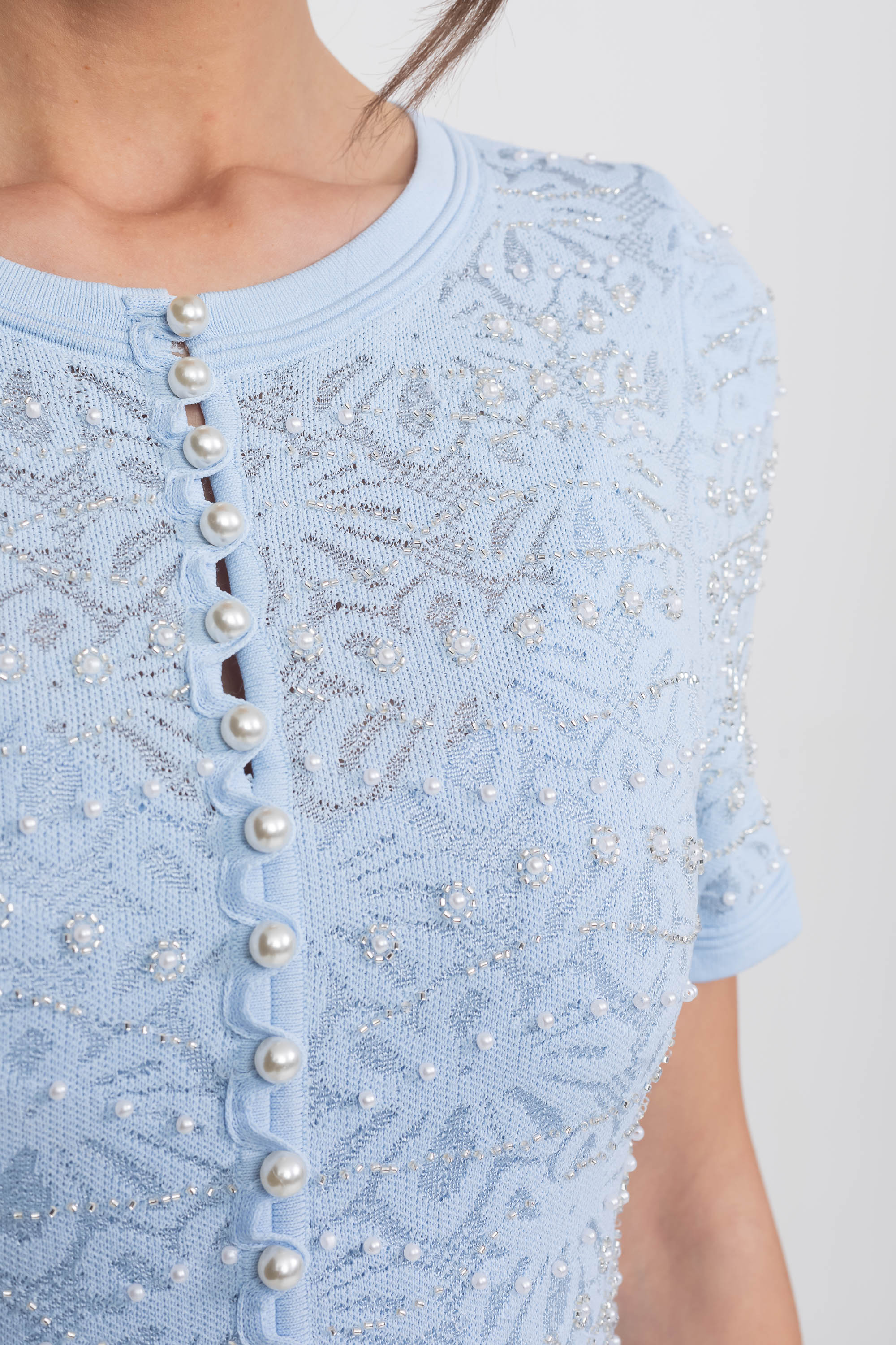 Midi-Kleid mit kurzen Ärmeln und Perlenverzierung - Powder Blue