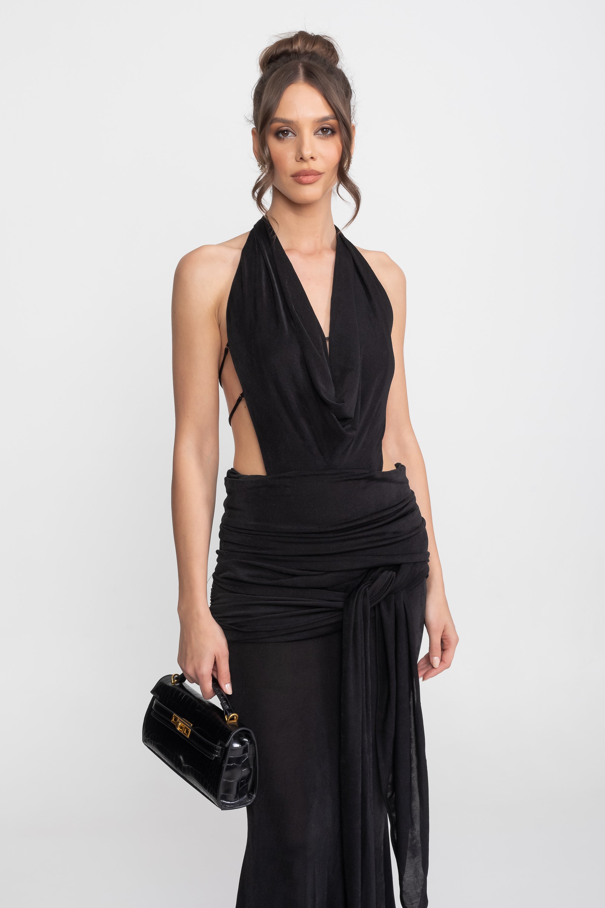 Gerafftes Neckholder-Kleid mit Drapierungsdetail und seitlicher Schleife - Schwarz