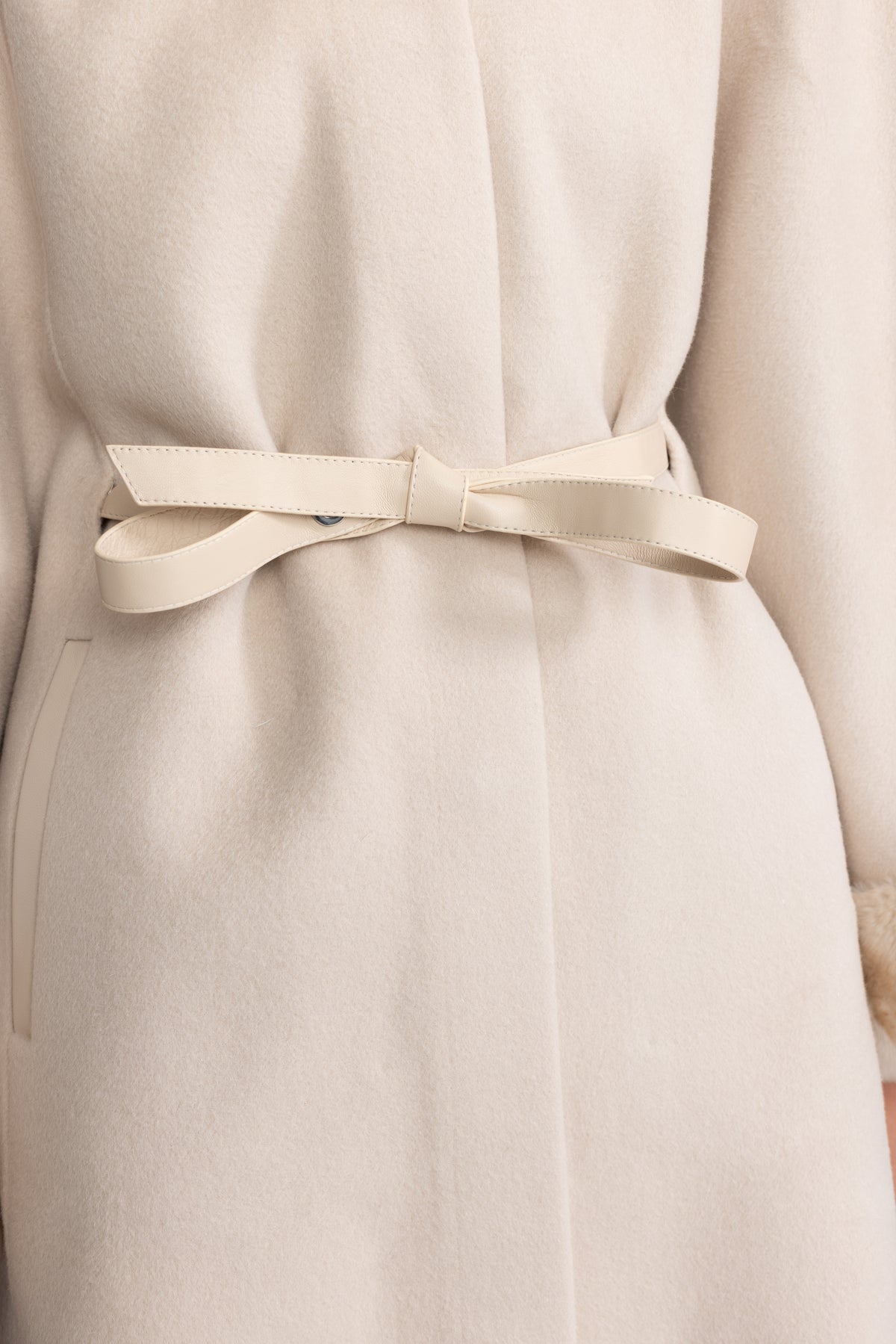 Belted Wool&Cashmere Cape Coat with Chinchilla Rex Fur Collar and Cuffs - Ivoire