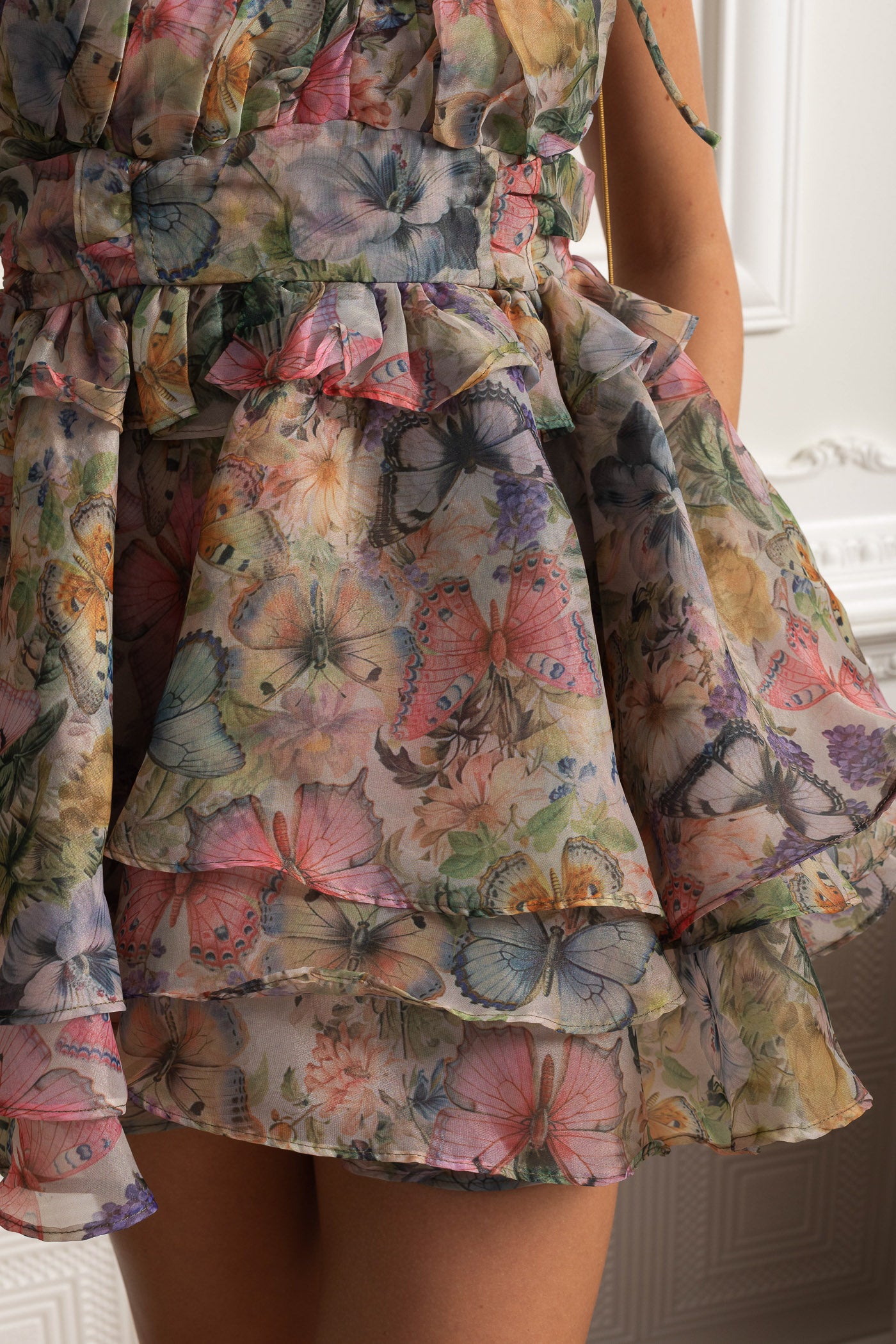 Bedrucktes Mini-Kleid mit Rüschen und Korsett-Rücken - Multicolor/Schmetterling