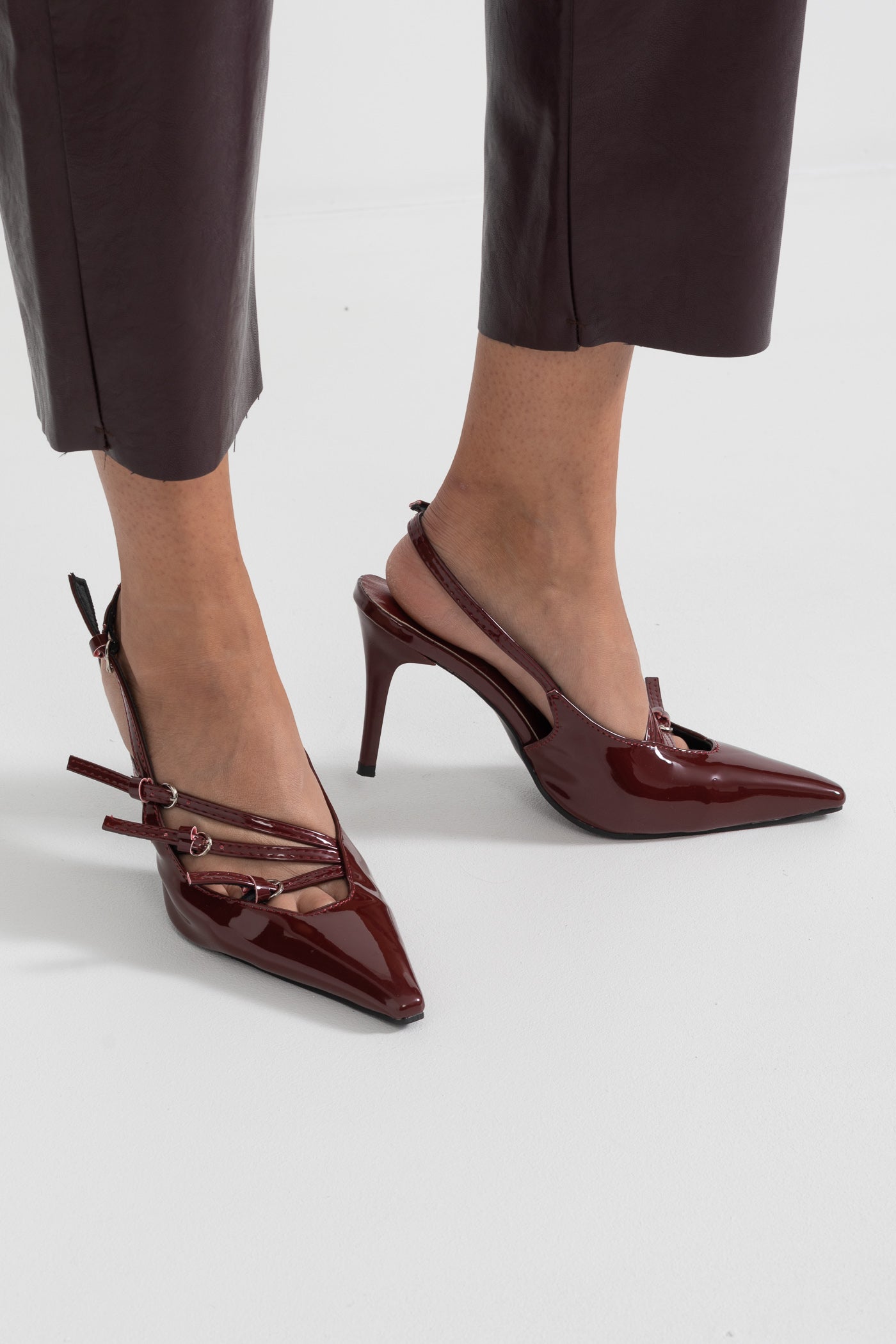 Glänzende Slingback-Pumps - Burgunderrot