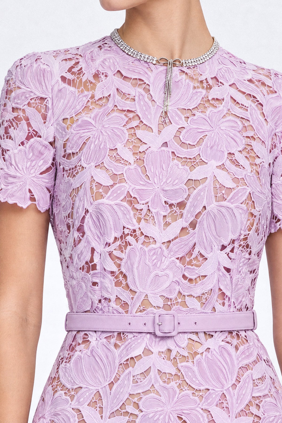 Midikleid aus floraler Guipure-Spitze - Flieder