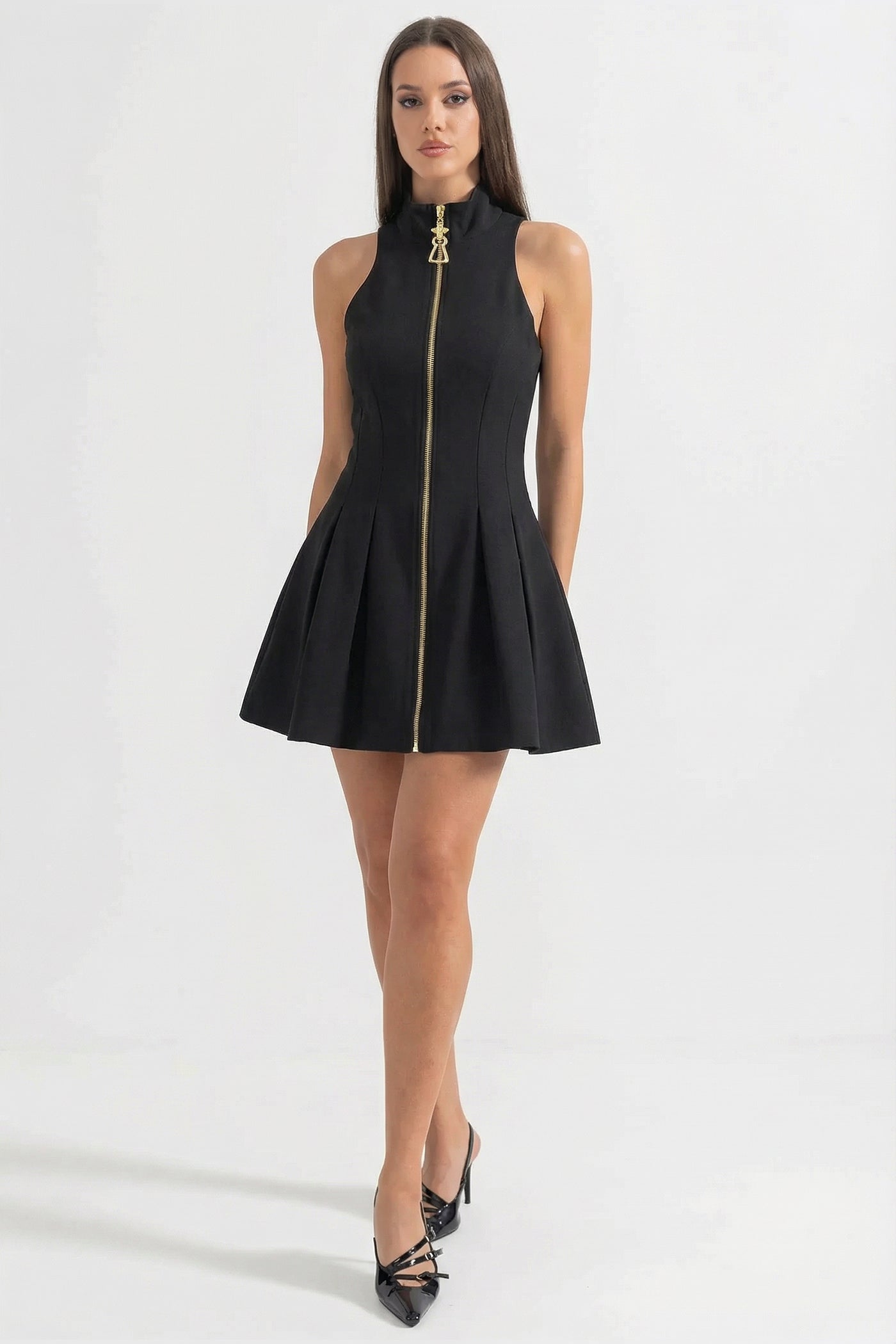 Ärmelloses Minikleid mit goldenem Frontreißverschluss - Schwarz