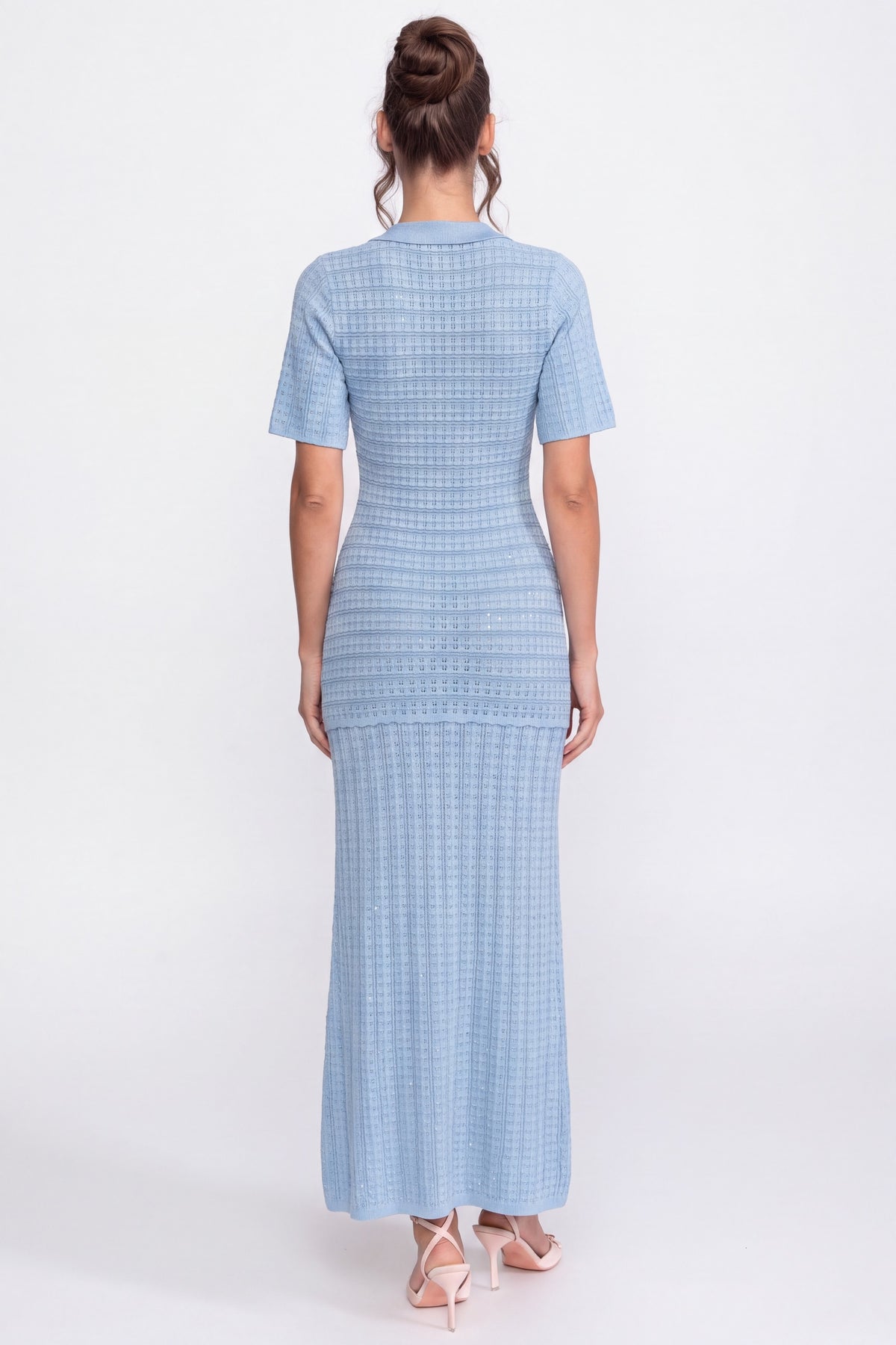 Midi-Kleid mit kurzen Ärmeln und schimmernder Stricktextur - Light Blue