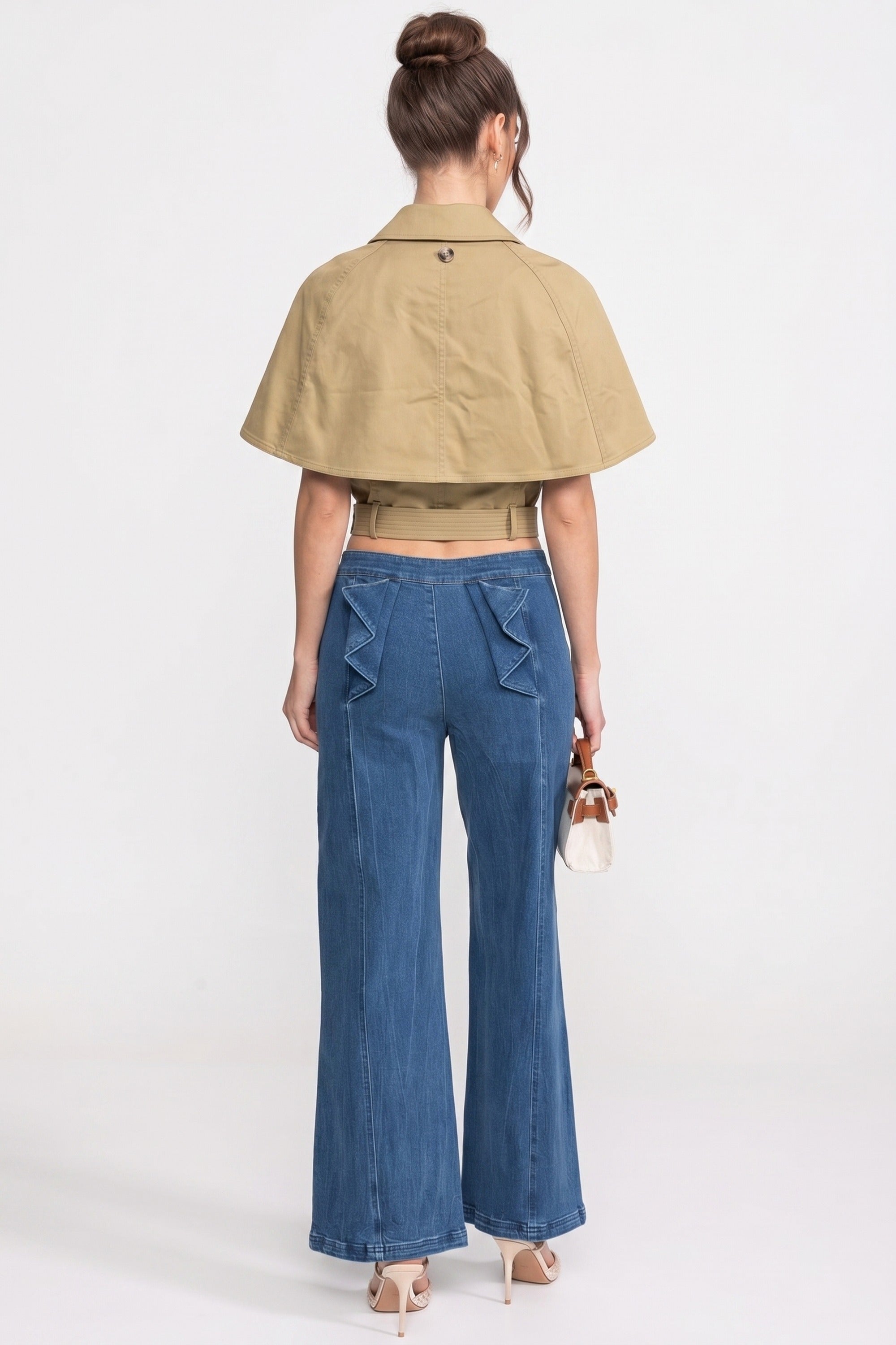 Doppelreihiges Top mit Kentkragen und abnehmbarem Cape - Khaki